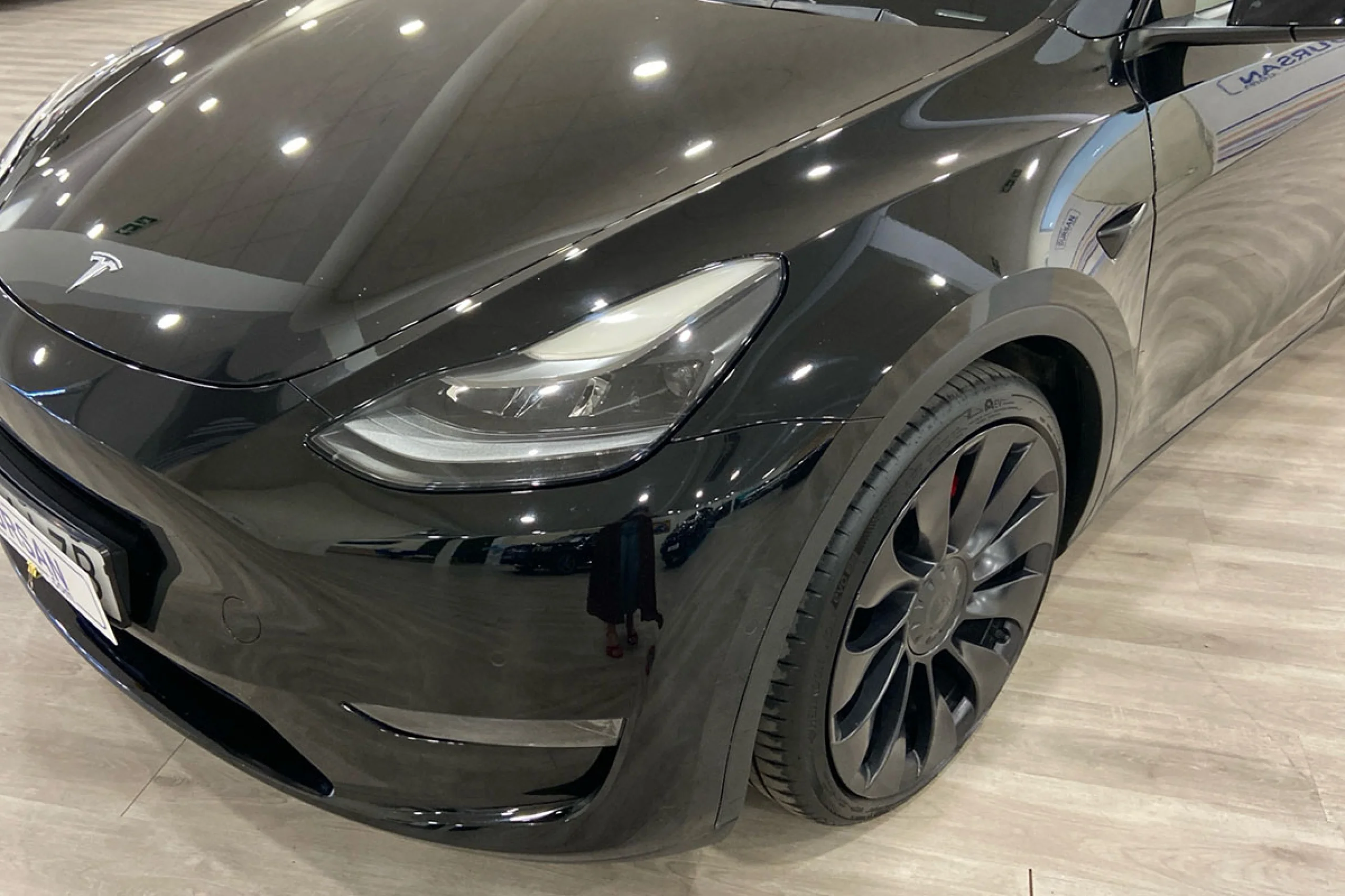 TESLA Model Y Performance 4WD - Foto 17