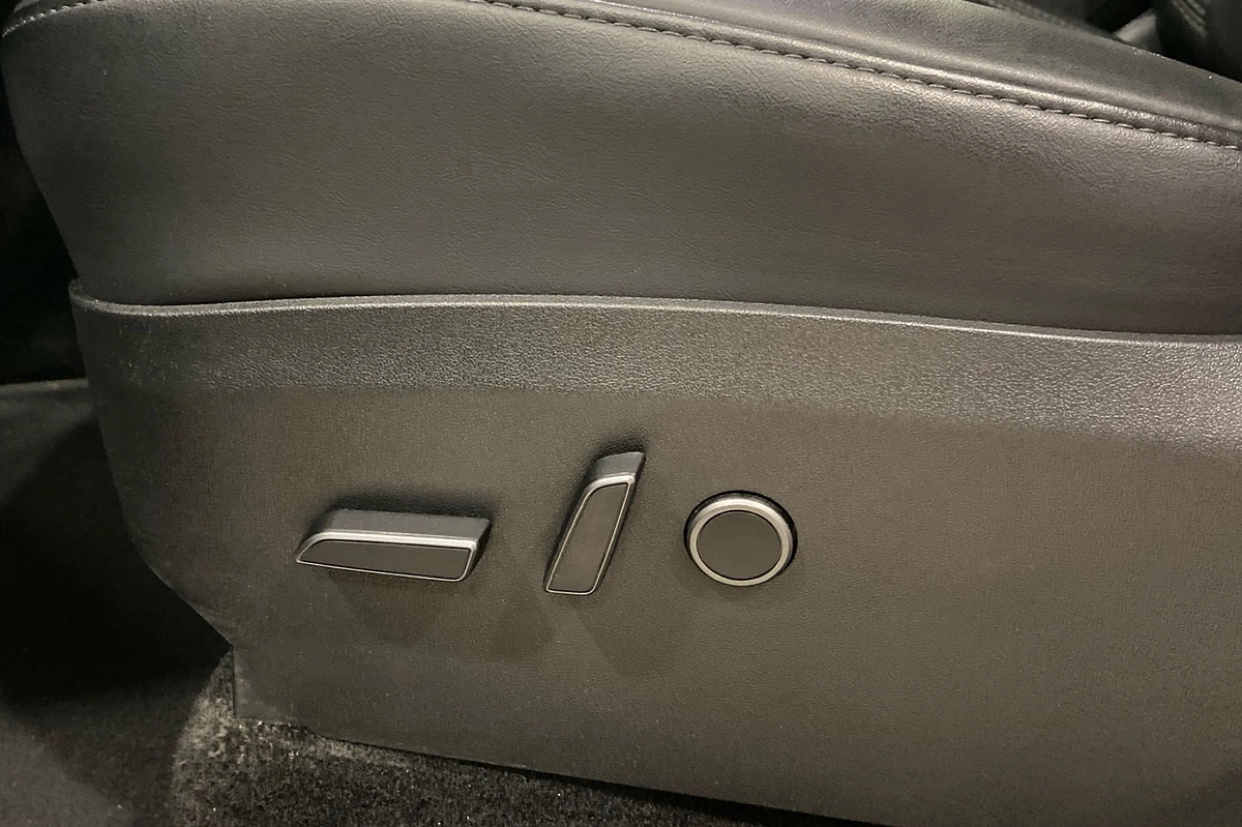 TESLA Model Y Performance 4WD - Foto 25