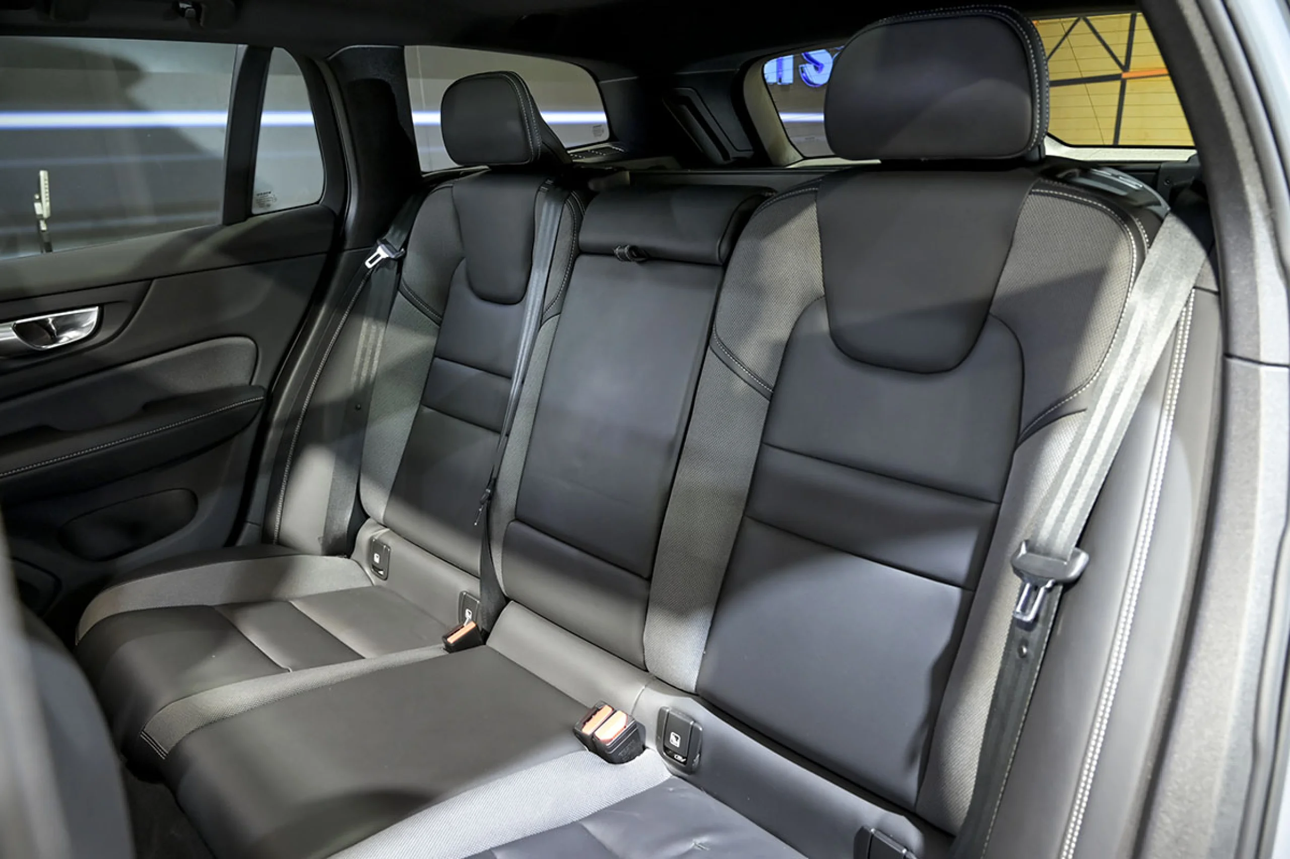 Volvo V60 2.0 B4 D RDesign Auto - Foto 16