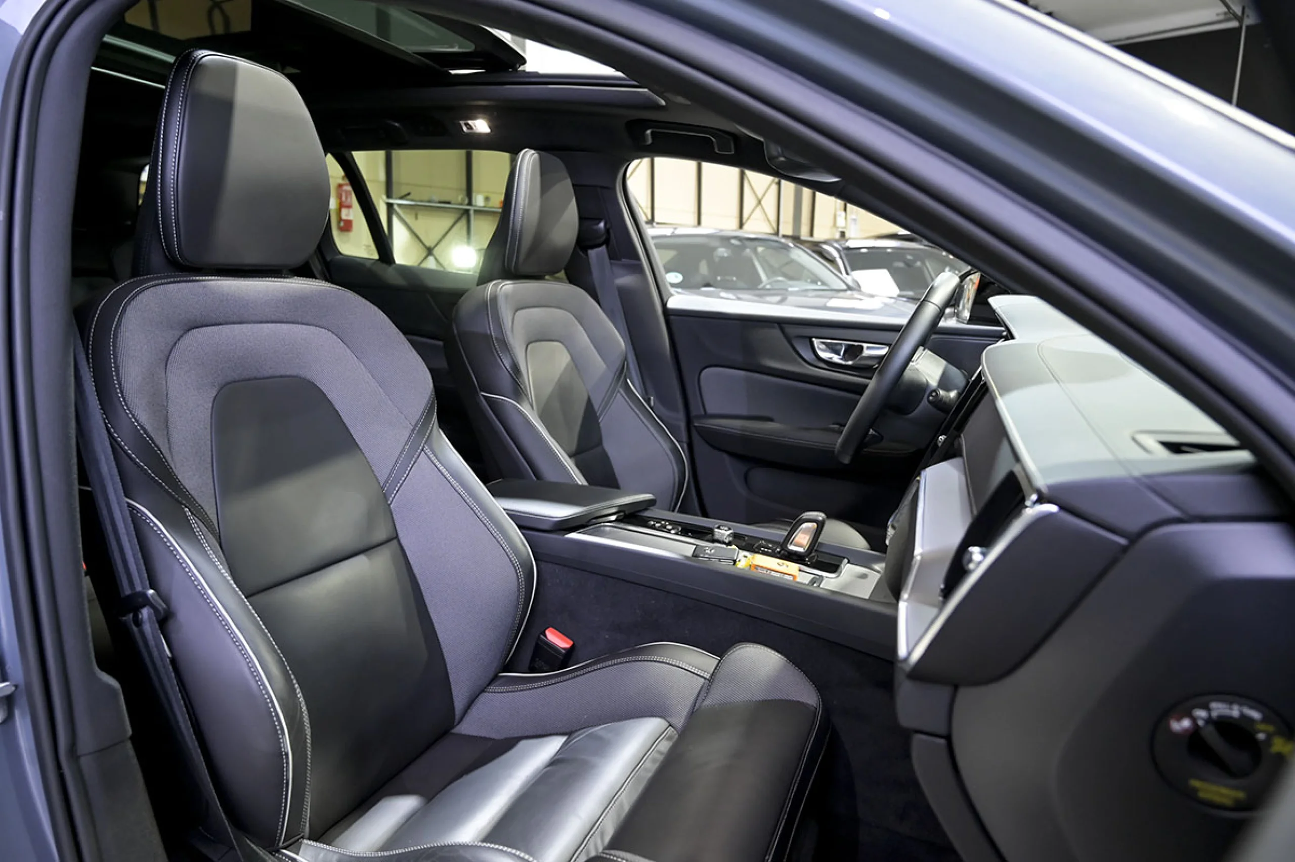 Volvo V60 2.0 B4 D RDesign Auto - Foto 28