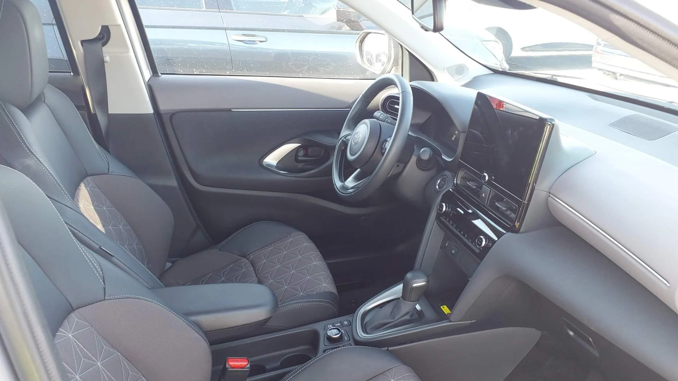 Toyota Yaris Cross 1.5 130H Style - Foto 5