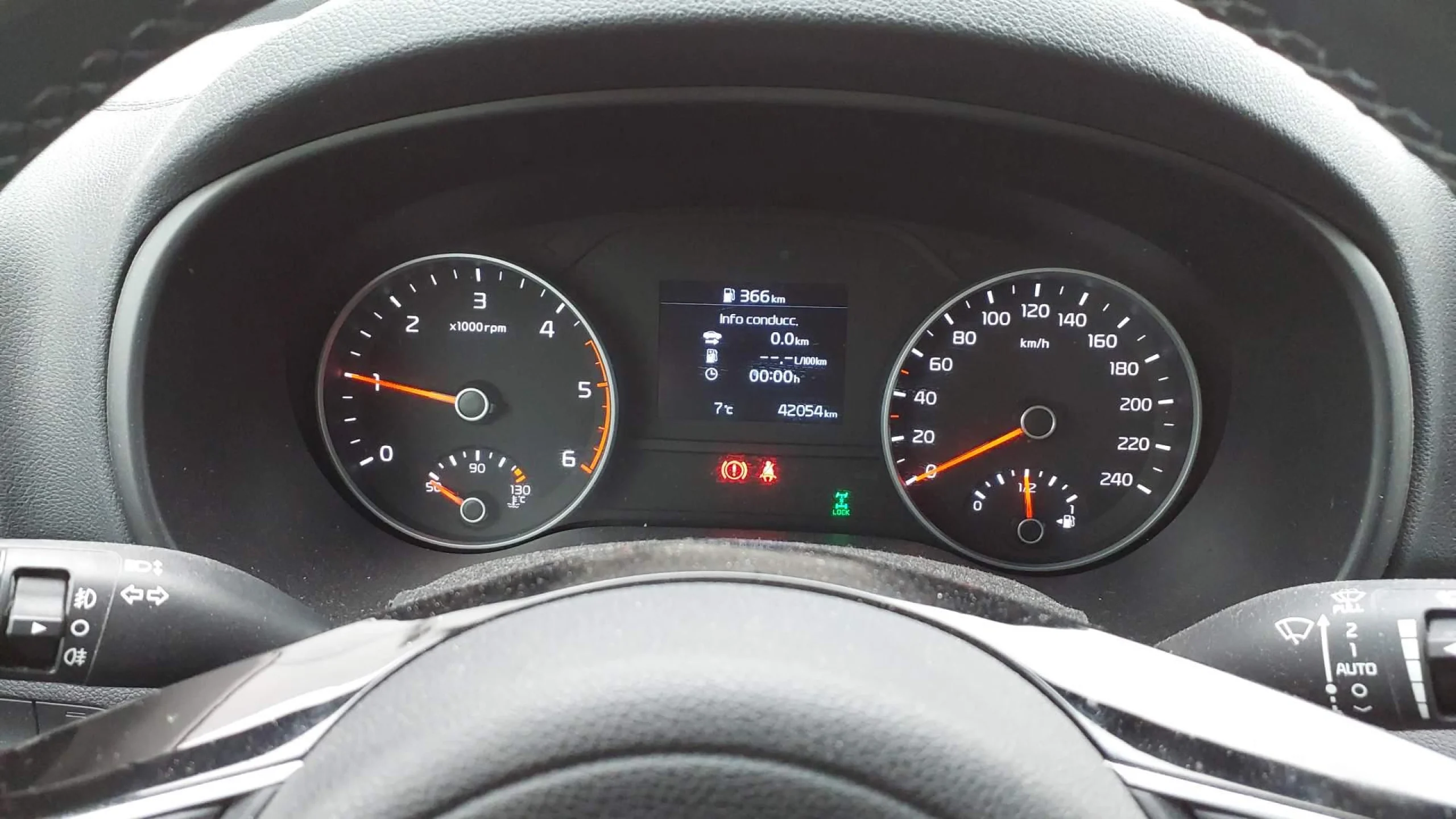 Kia Sportage 1.6 MHEV Business 100kW (136CV) 4x4 - Foto 7