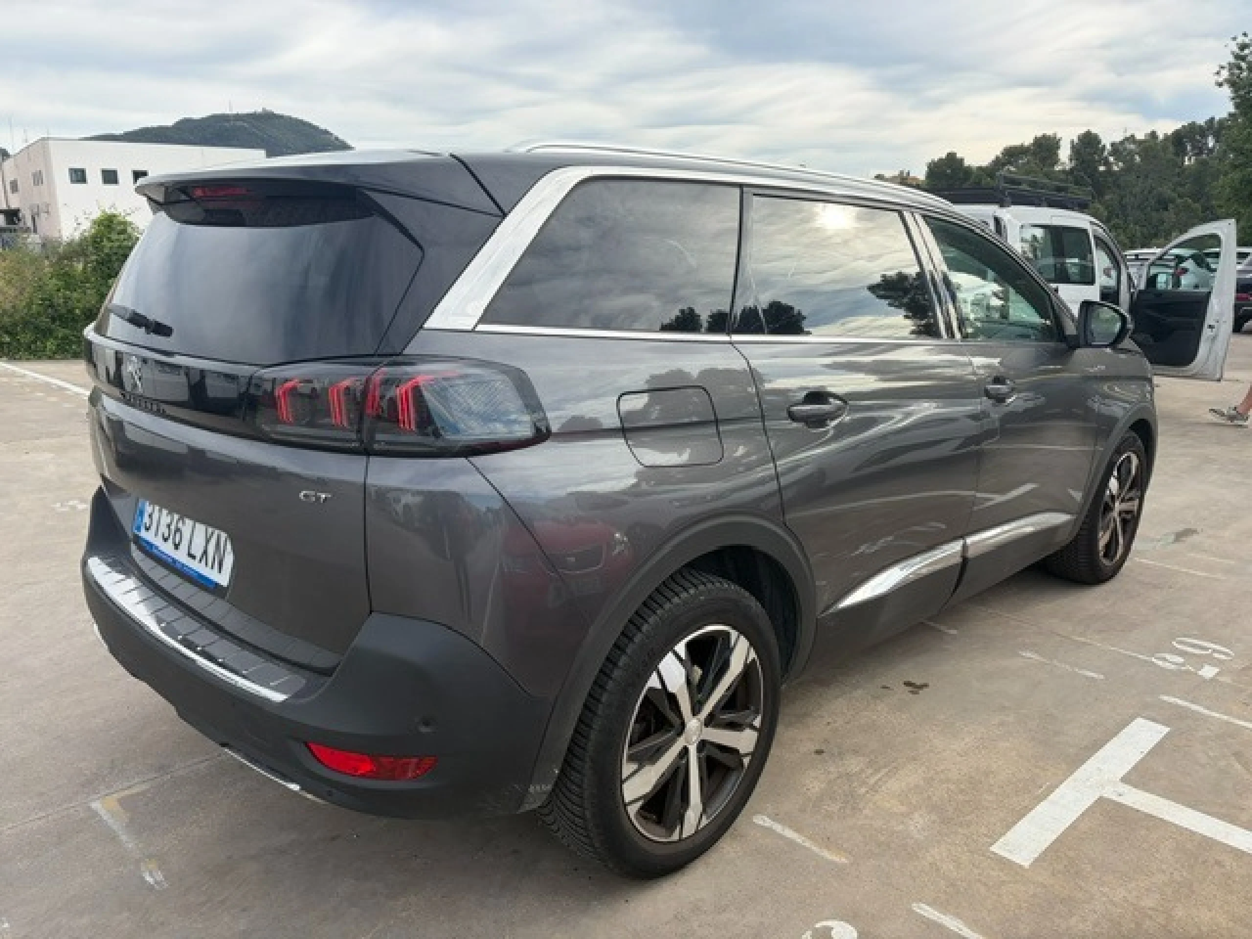 Peugeot 5008 1.2 PureTech 96KW S&amp;S GT EAT8 - Foto 4