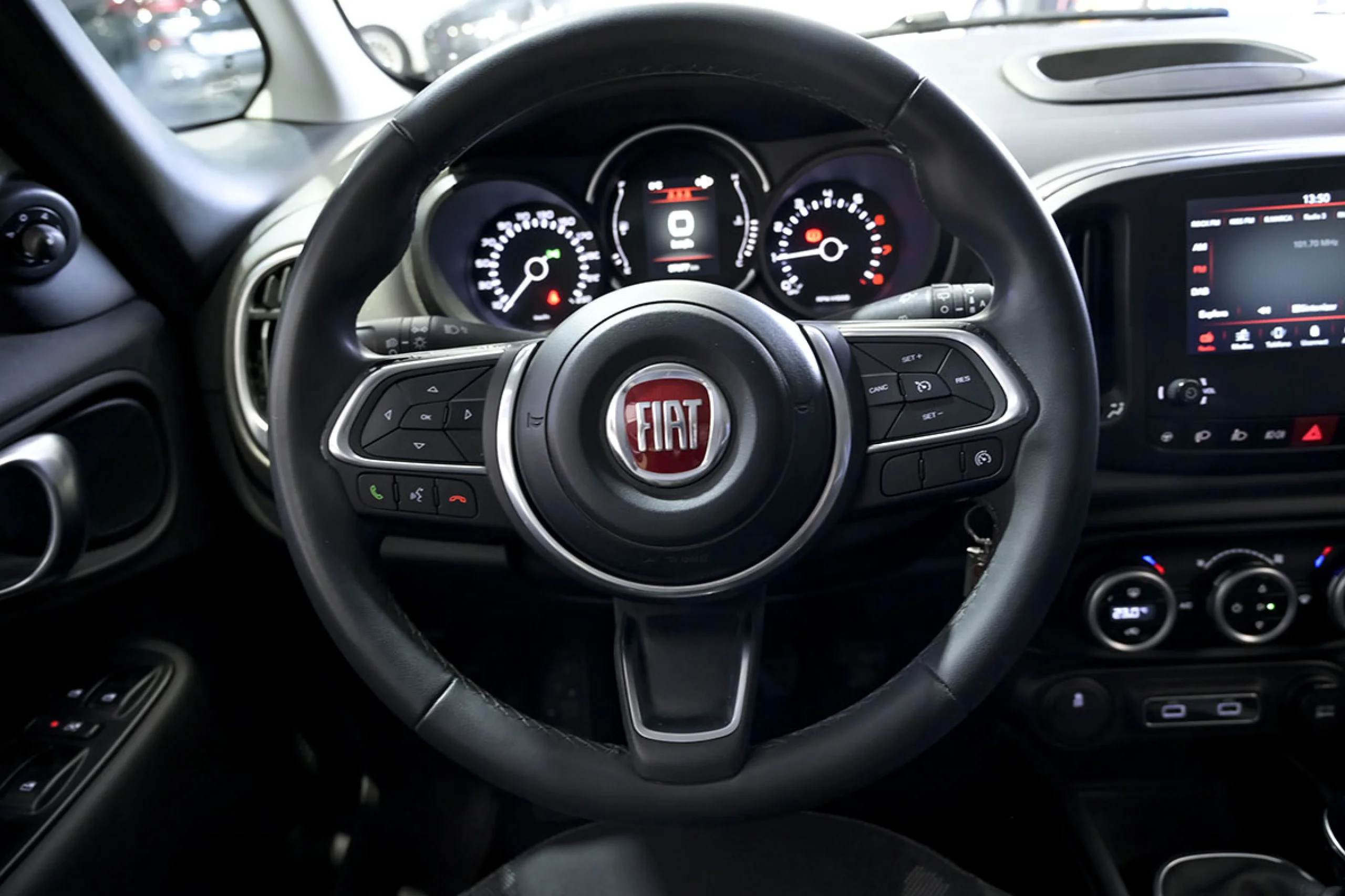 Fiat 500L Cross 1.4 16v 70 kW 95 CV SS - Foto 25