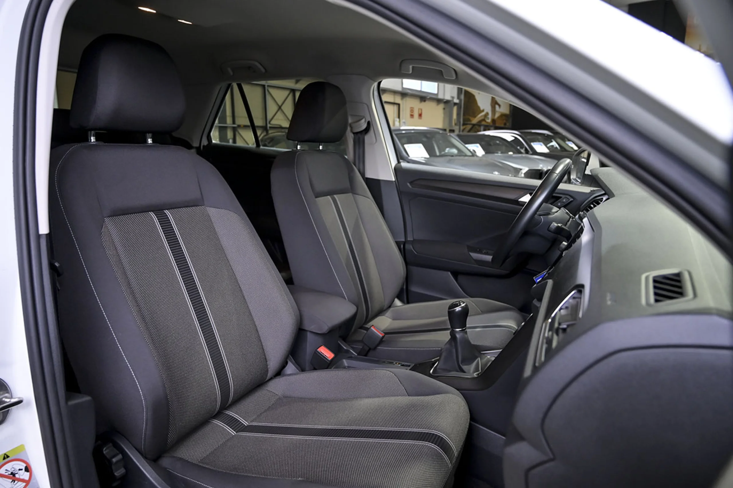 Volkswagen T-Roc Advance 1.0 TSI 85kW 115CV - Foto 32