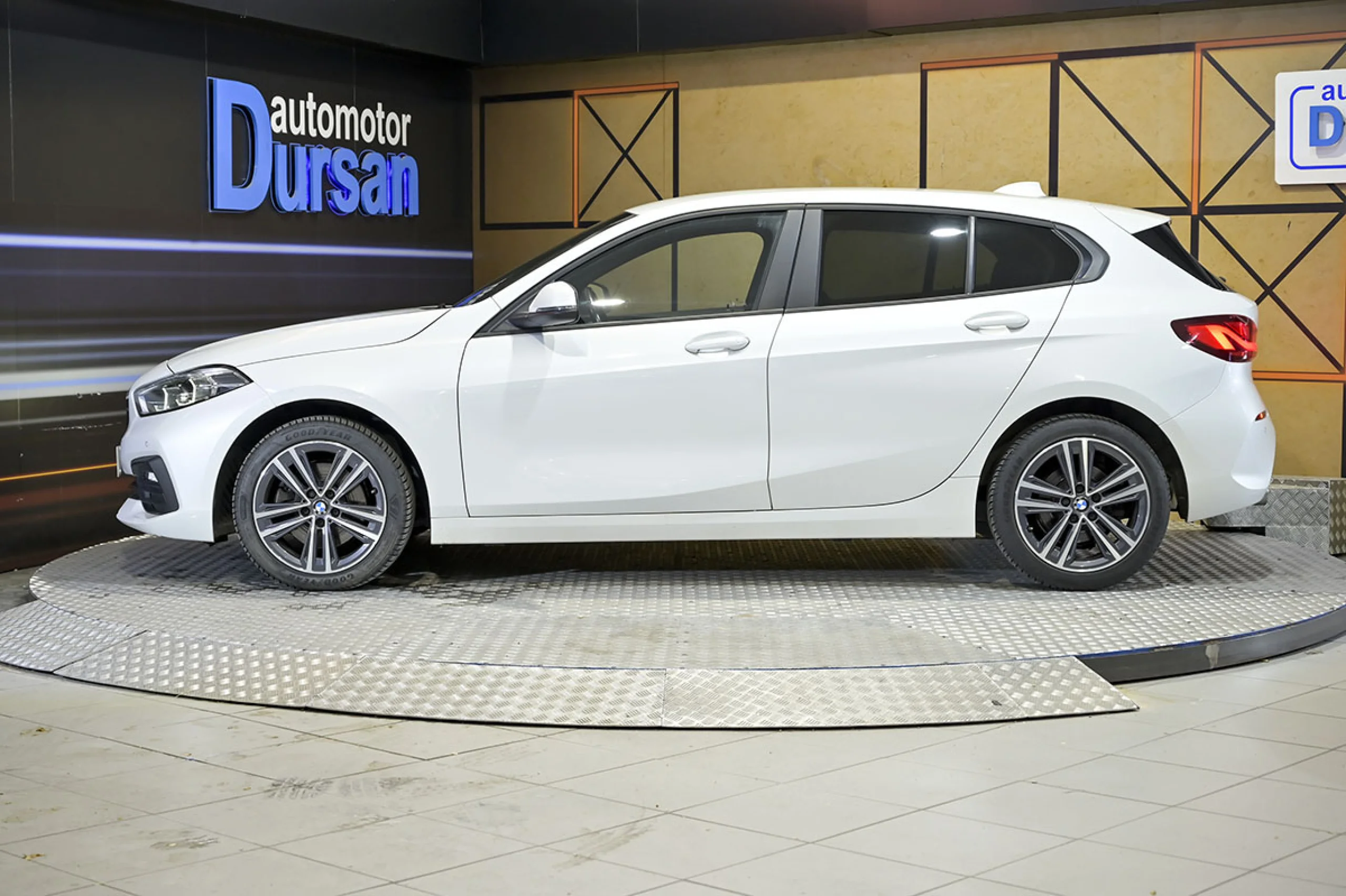 BMW 118 Serie 1 118d - Foto 19