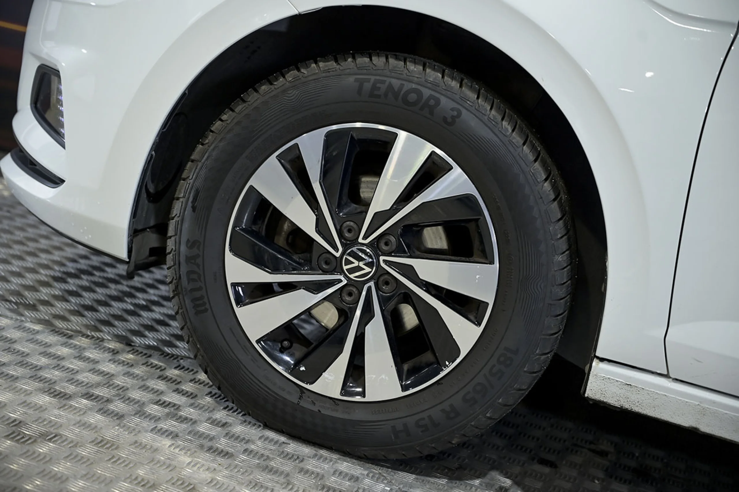 Volkswagen Polo Advance 1.0 TSI 70kW 95CV - Foto 13