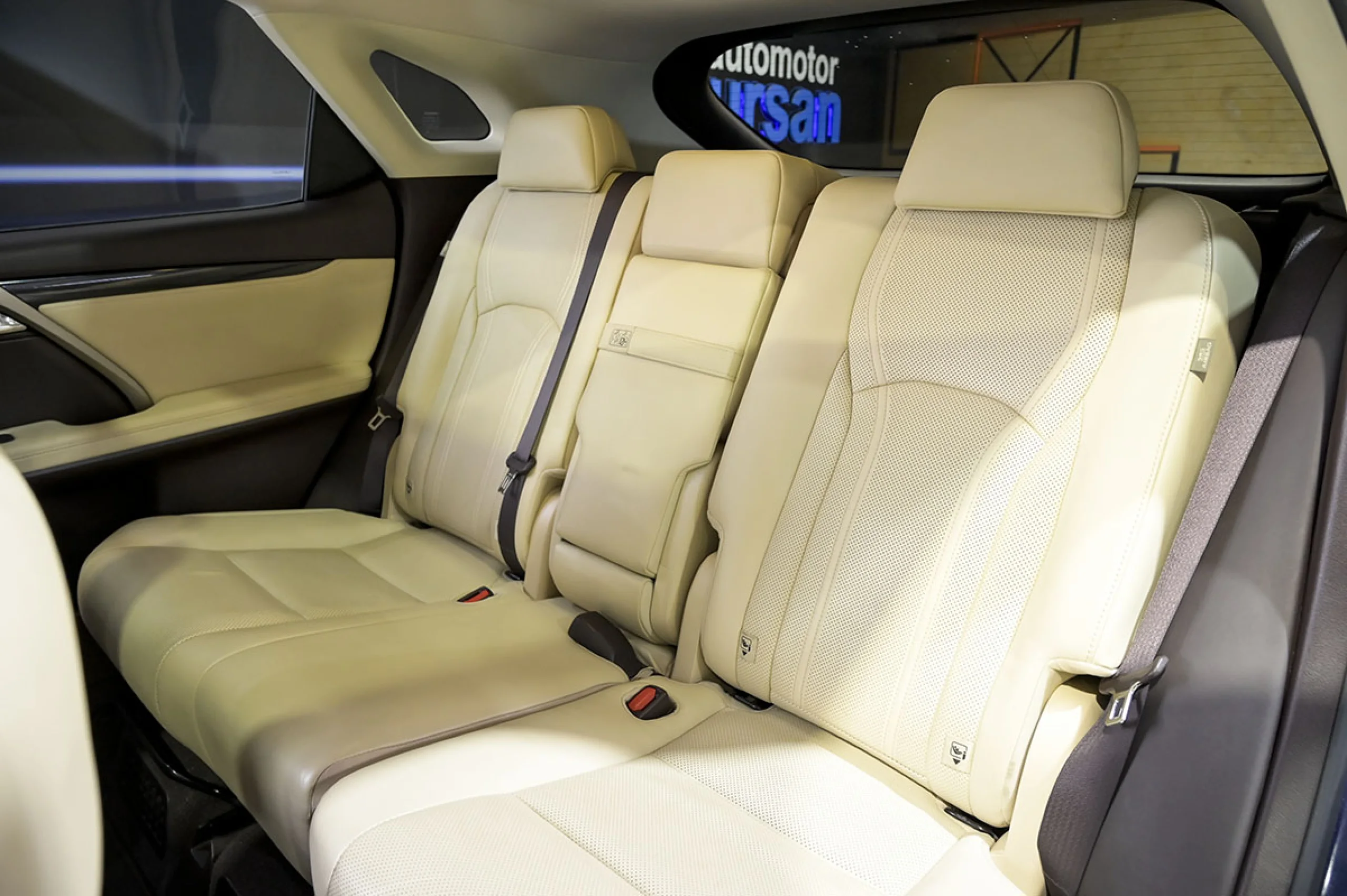 Lexus RX 450h Executive - Foto 17