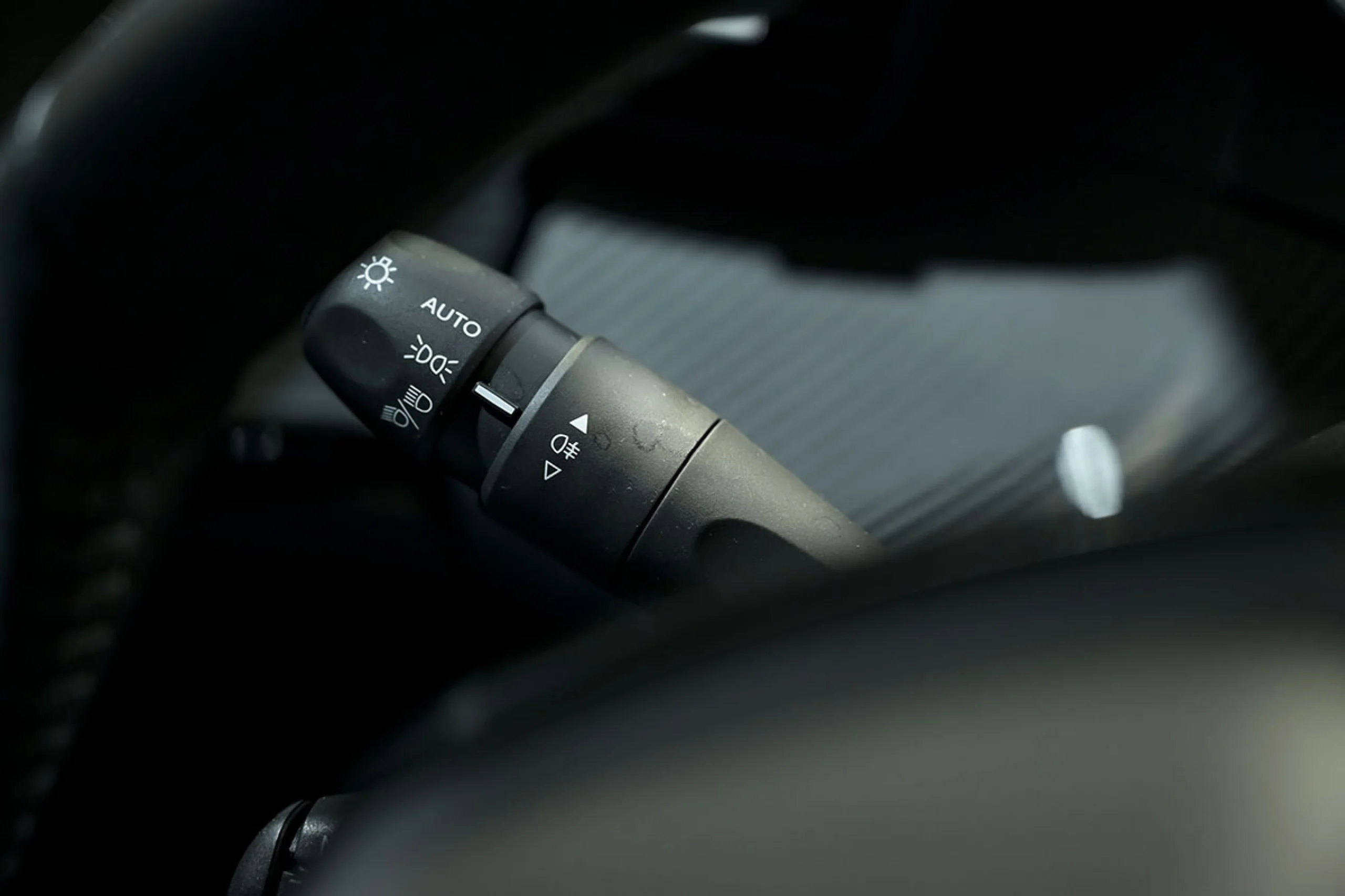 Peugeot 208 BlueHDi 73kW 100CV Allure - Foto 31