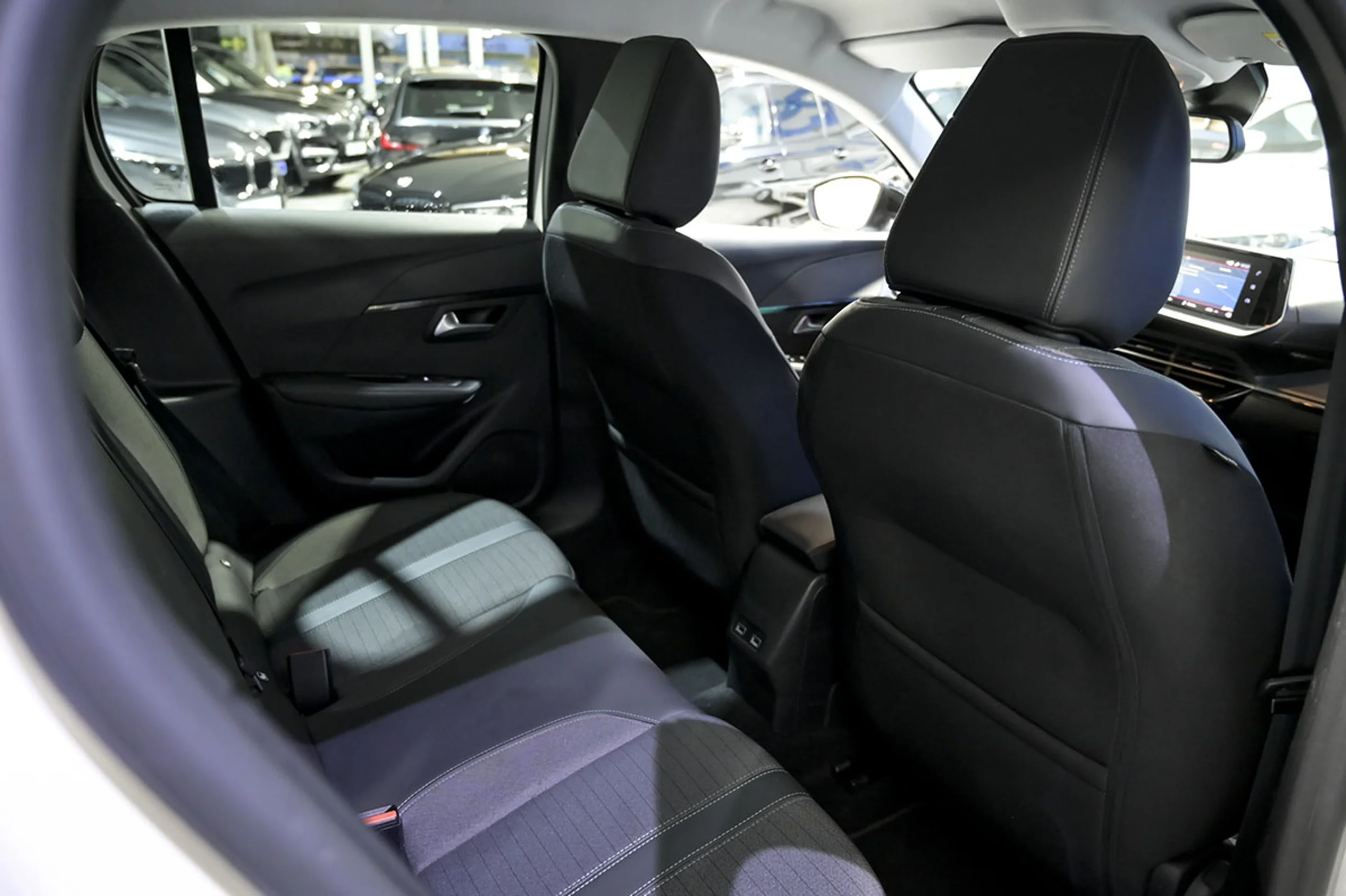 Peugeot 208 BlueHDi 73kW 100CV Allure - Foto 28