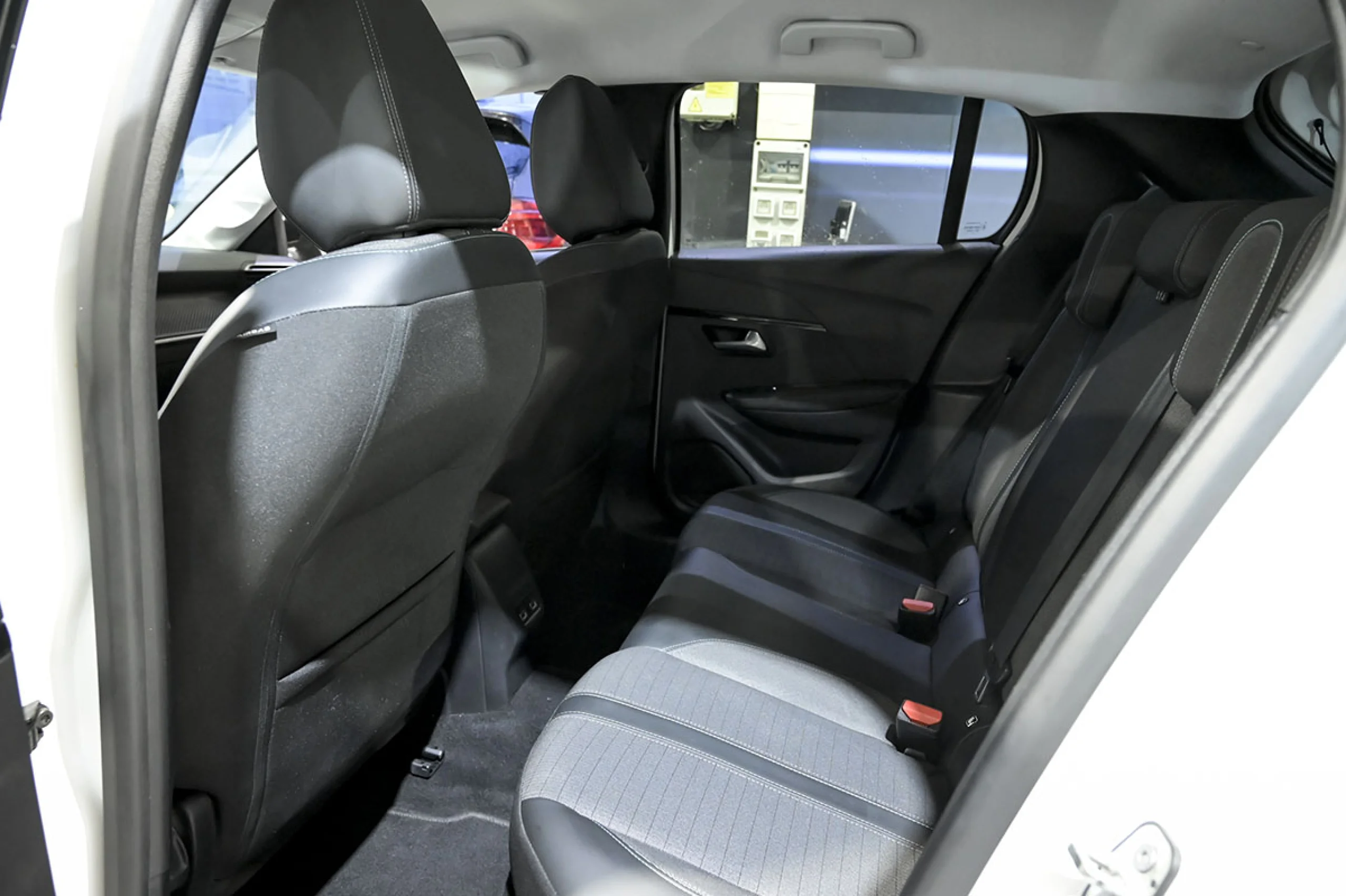 Peugeot 208 BlueHDi 73kW 100CV Allure - Foto 19