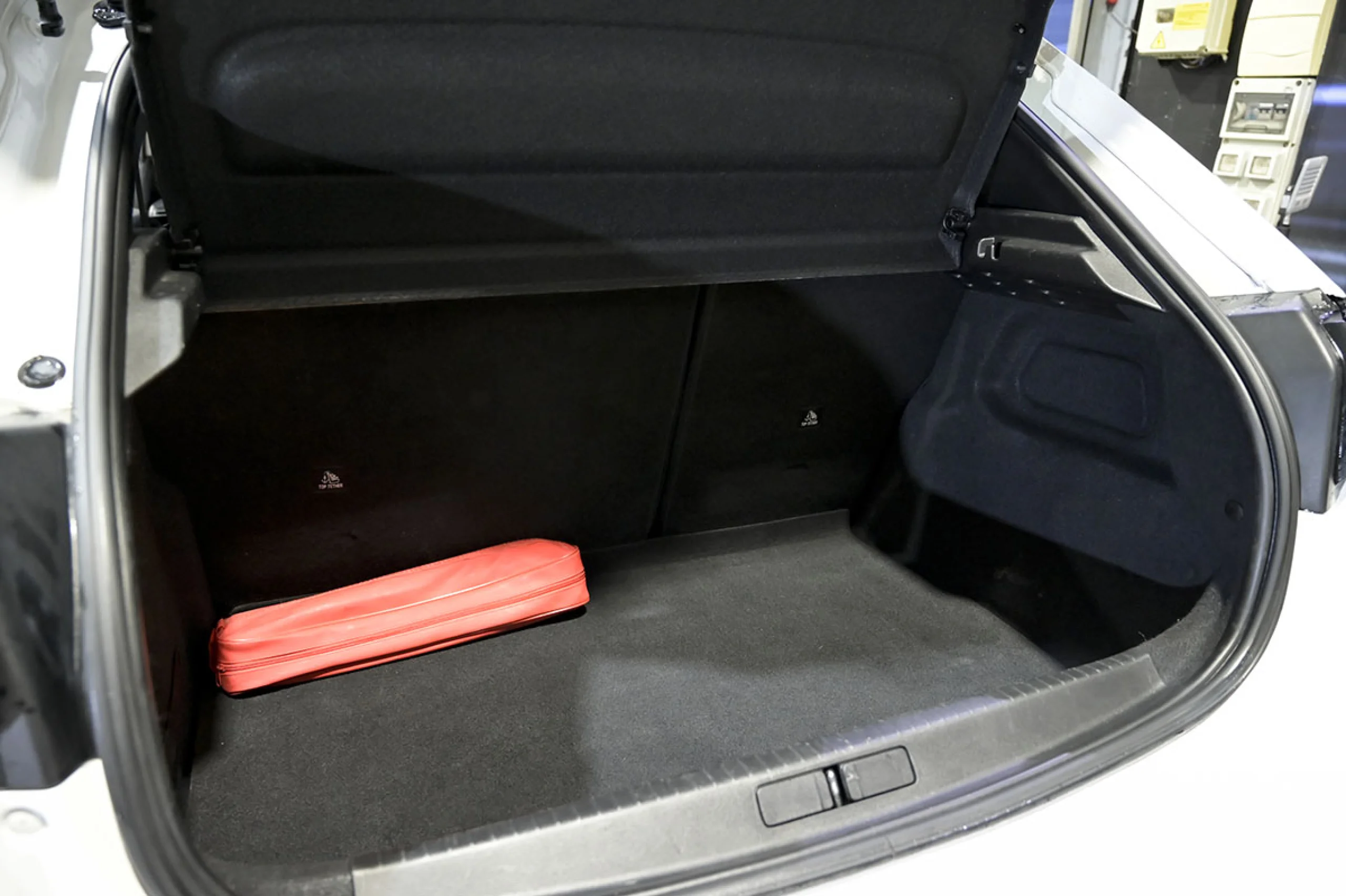 Peugeot 208 BlueHDi 73kW 100CV Allure - Foto 32