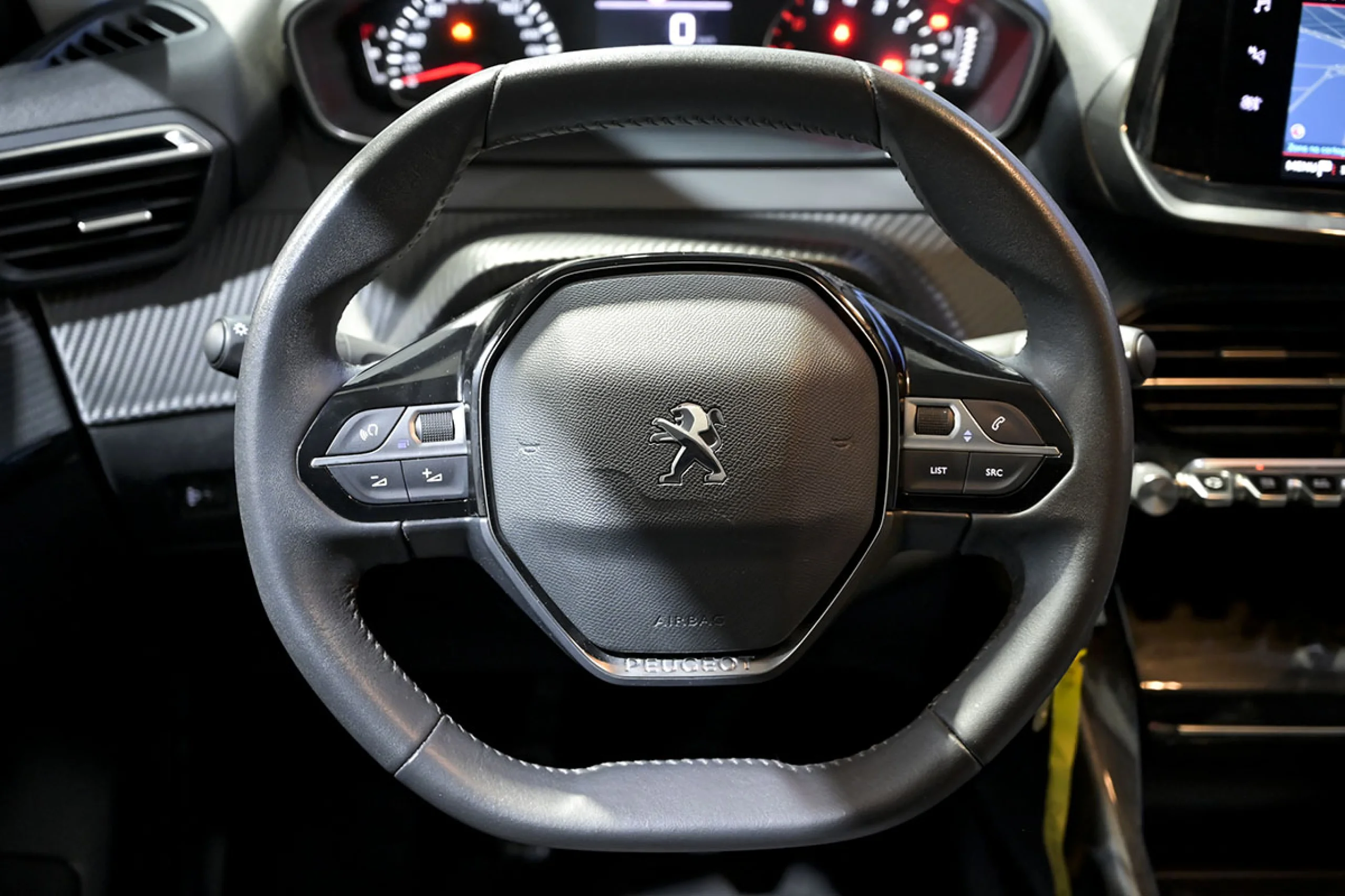 Peugeot 208 BlueHDi 73kW 100CV Allure - Foto 18