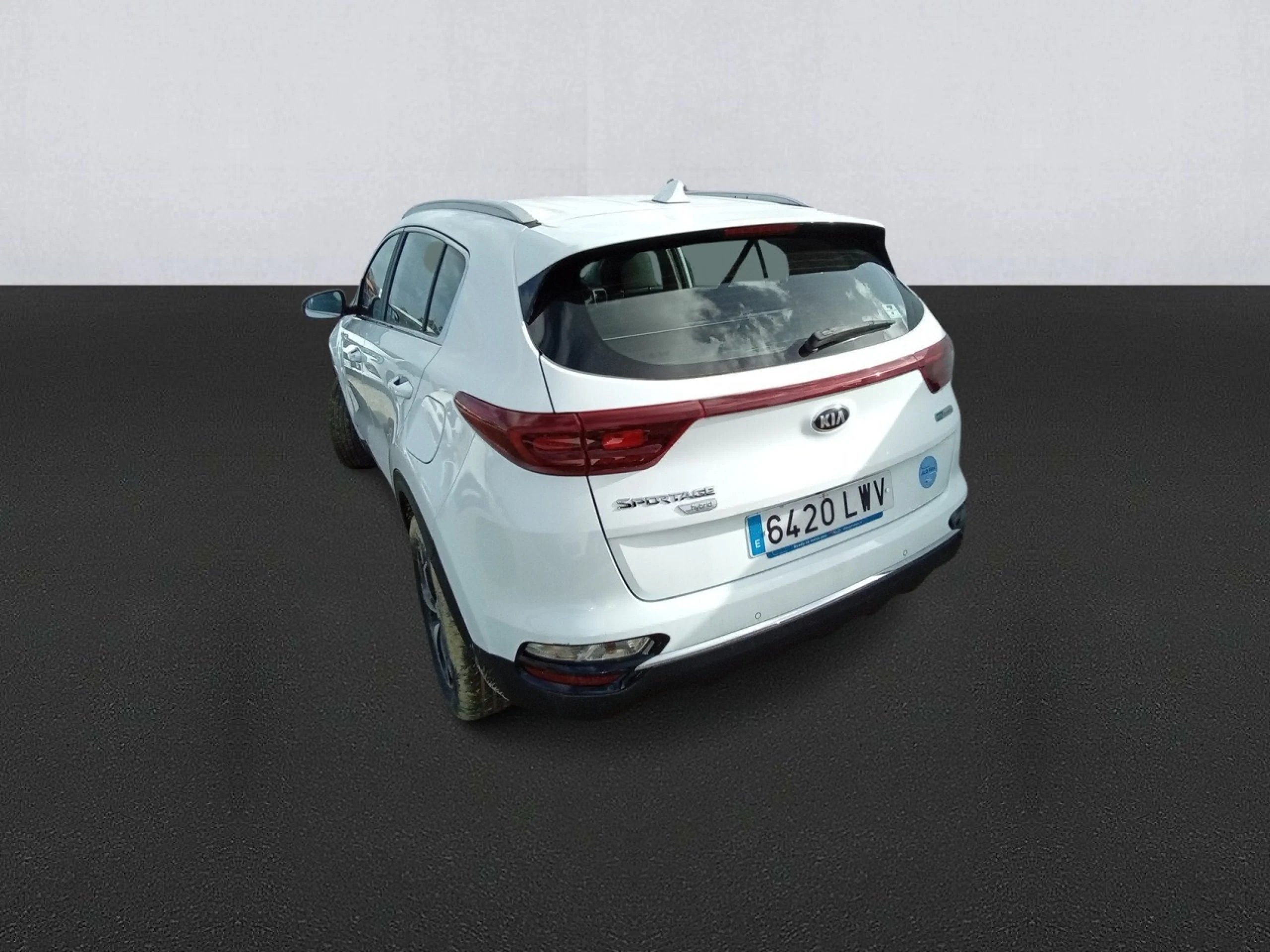 Kia Sportage 1.6 MHEV Business 100kW (136CV) 4x4 - Foto 6