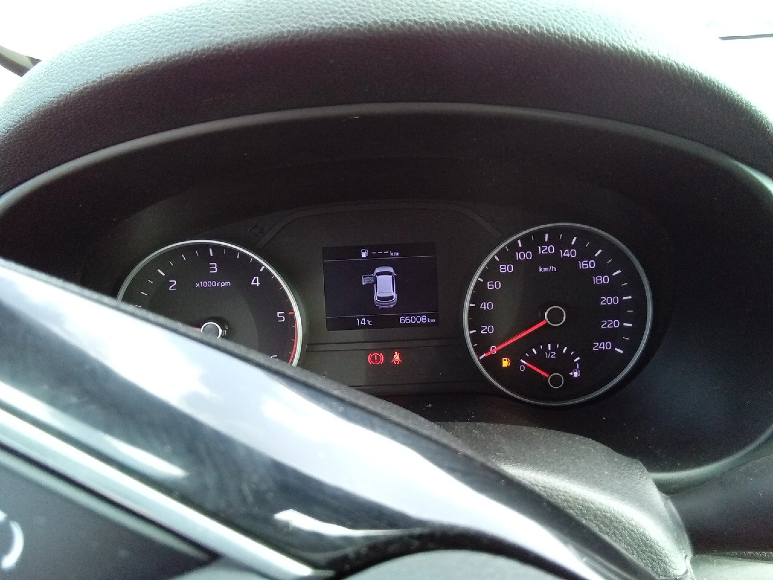 Kia Sportage 1.6 MHEV Business 100kW (136CV) 4x4 - Foto 8