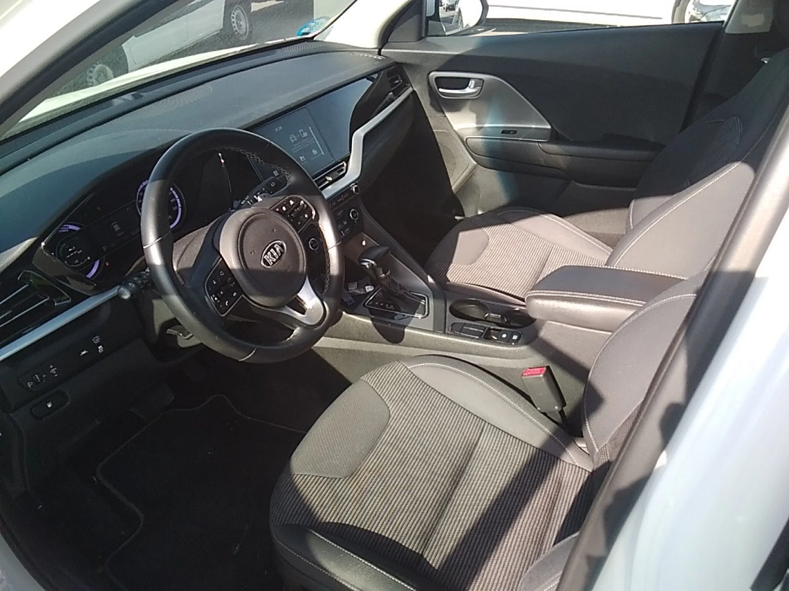 Kia Niro 1.6 GDi HEV 104kW (141CV) Concept - Foto 7