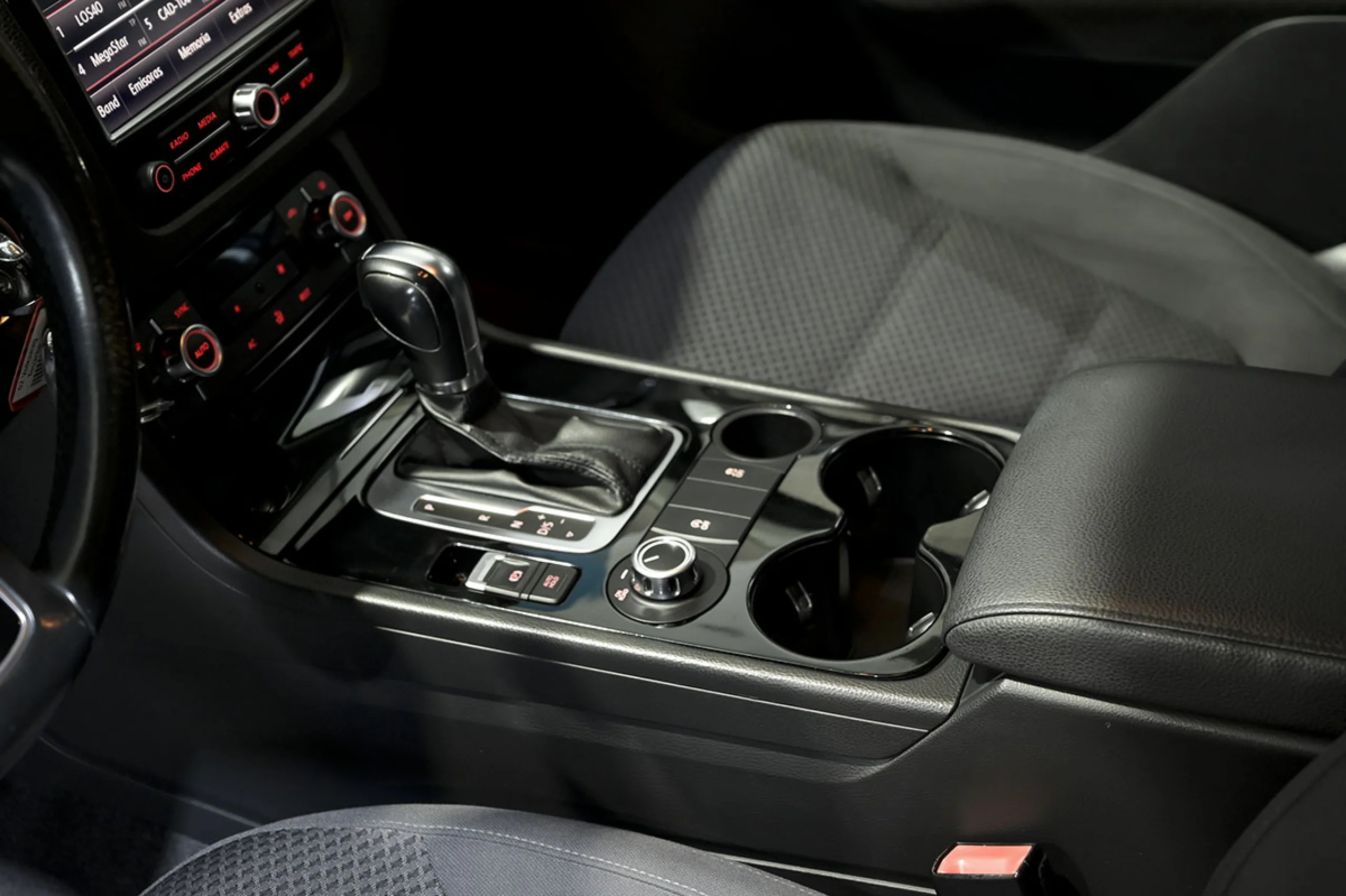 Volkswagen Touareg 3.0 V6 TDI 245 Tiptronic BlueMotion Tech - Foto 32