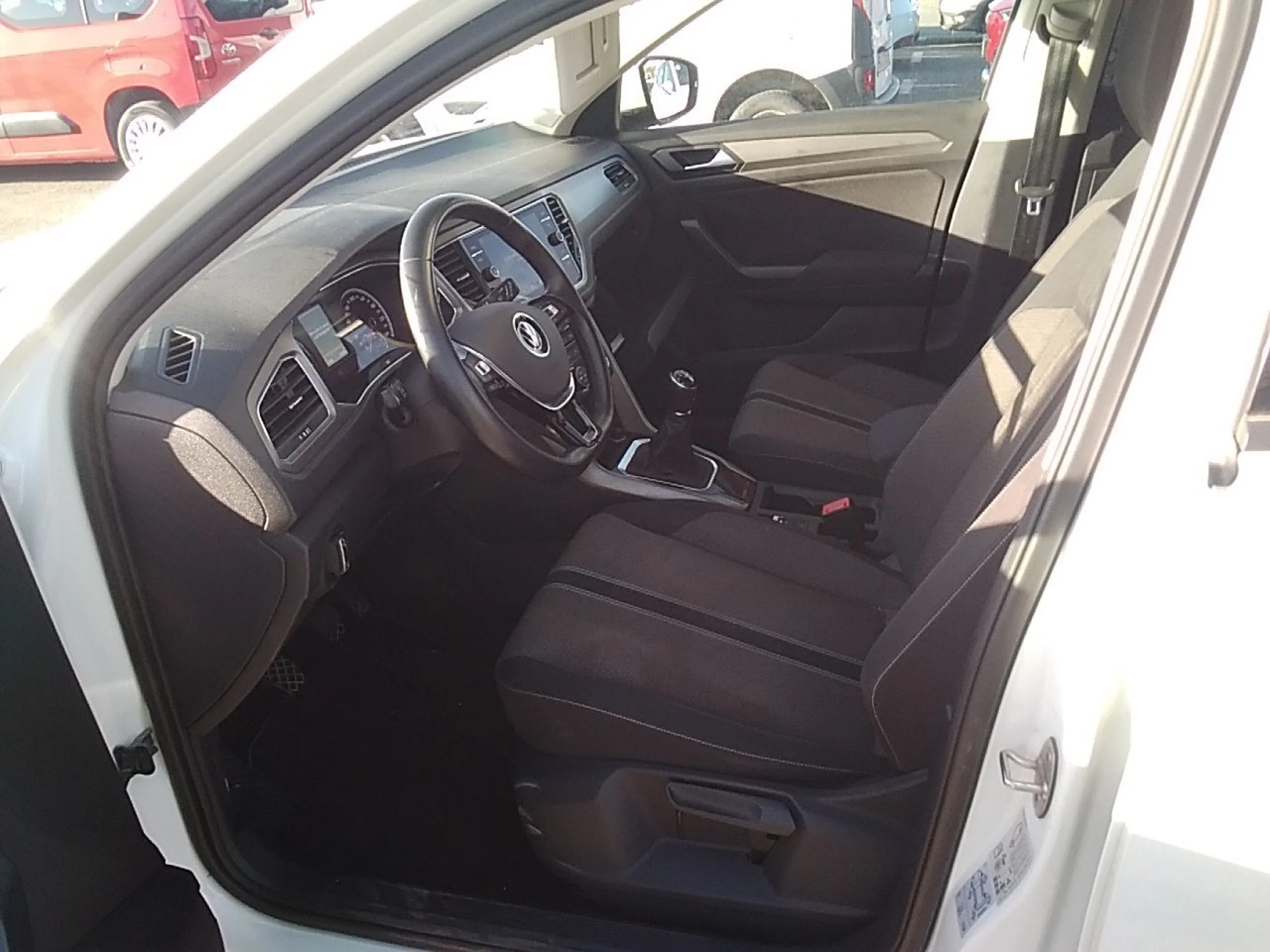 Volkswagen T-Roc (O) Advance R-Line 1.0 TSI 81kW (110CV) - Foto 7