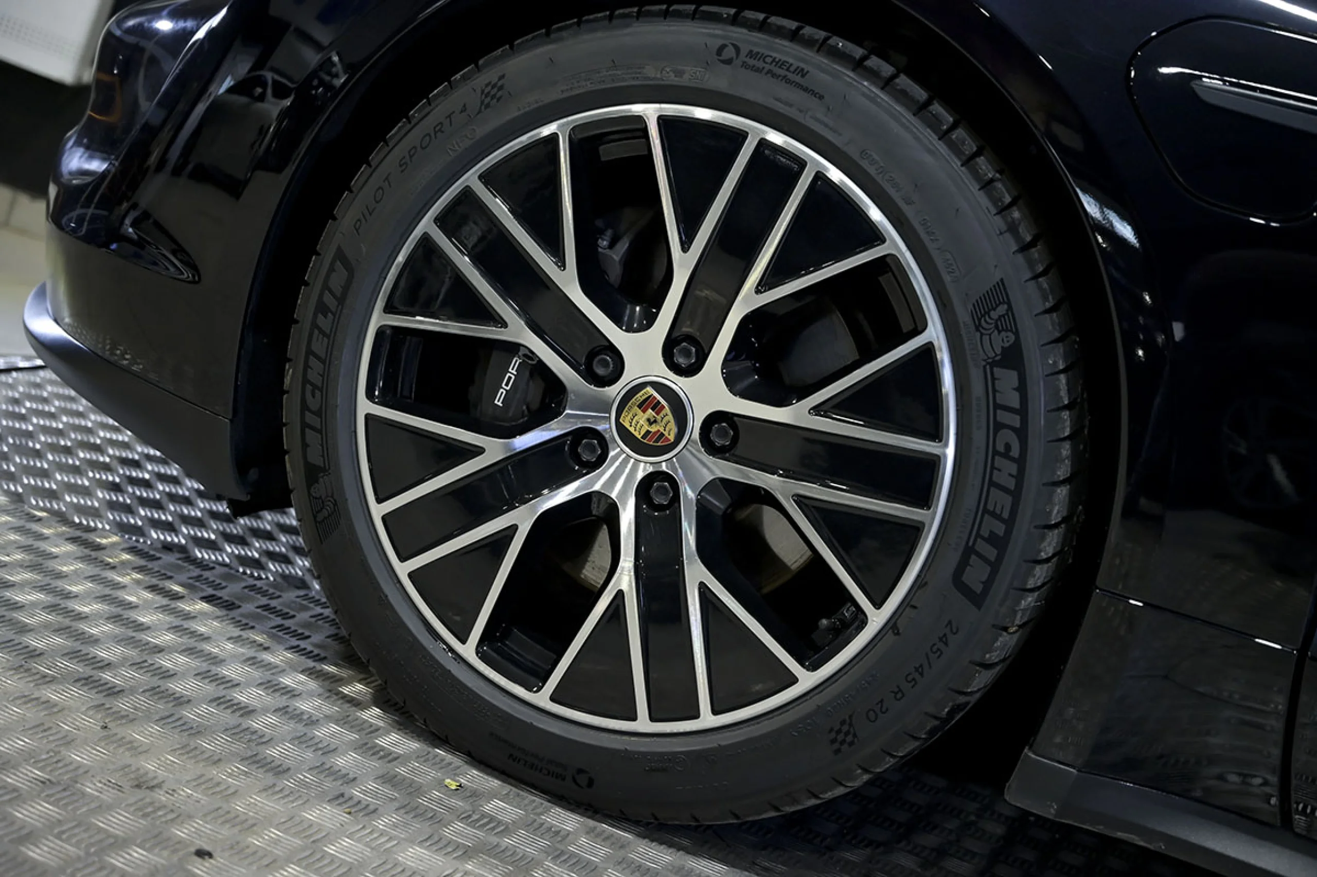 Porsche Taycan Porsche Taycan - Foto 13