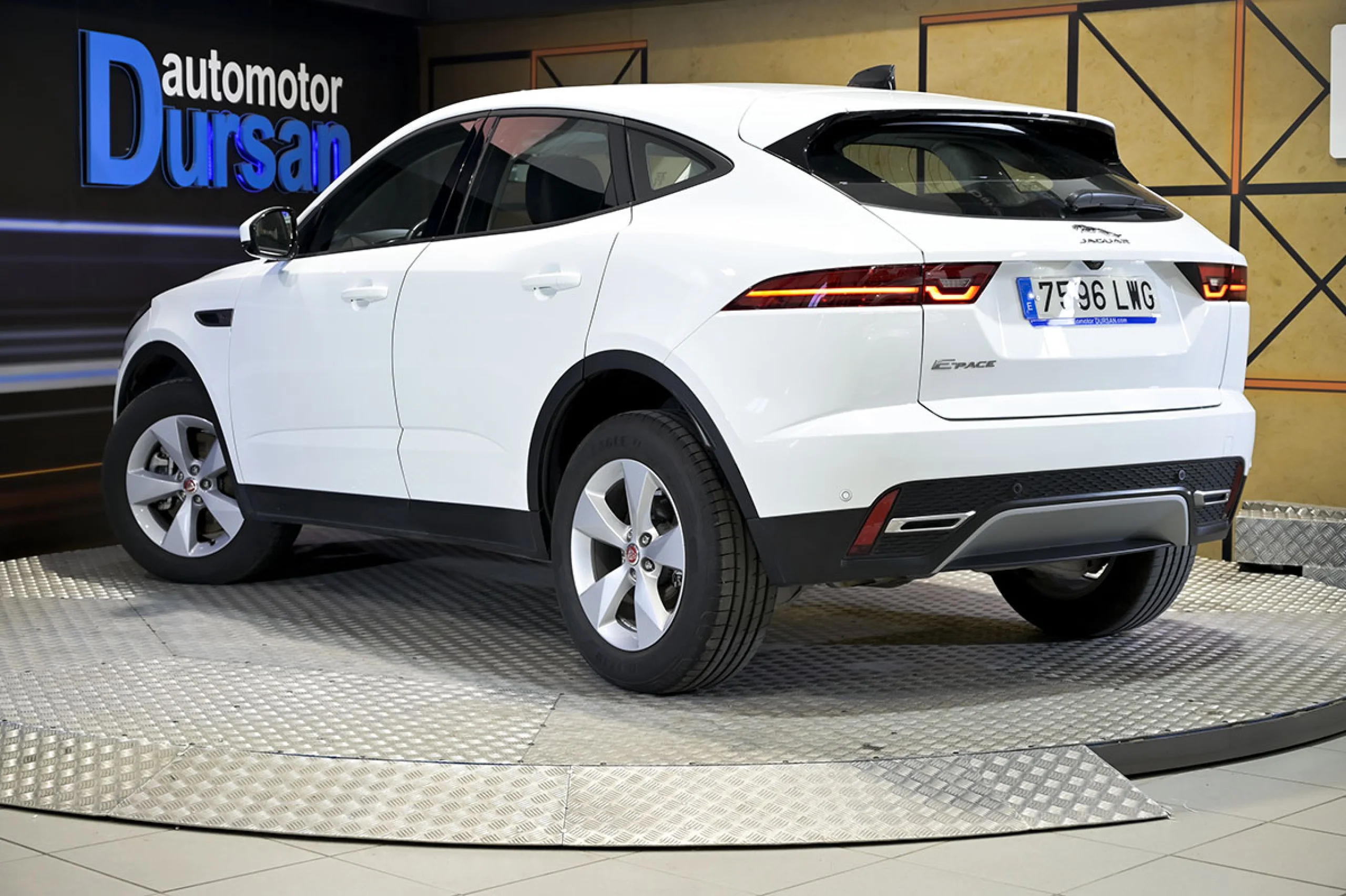 Jaguar E-Pace 2.0D 163PS MHEV S 4WD Auto - Foto 5