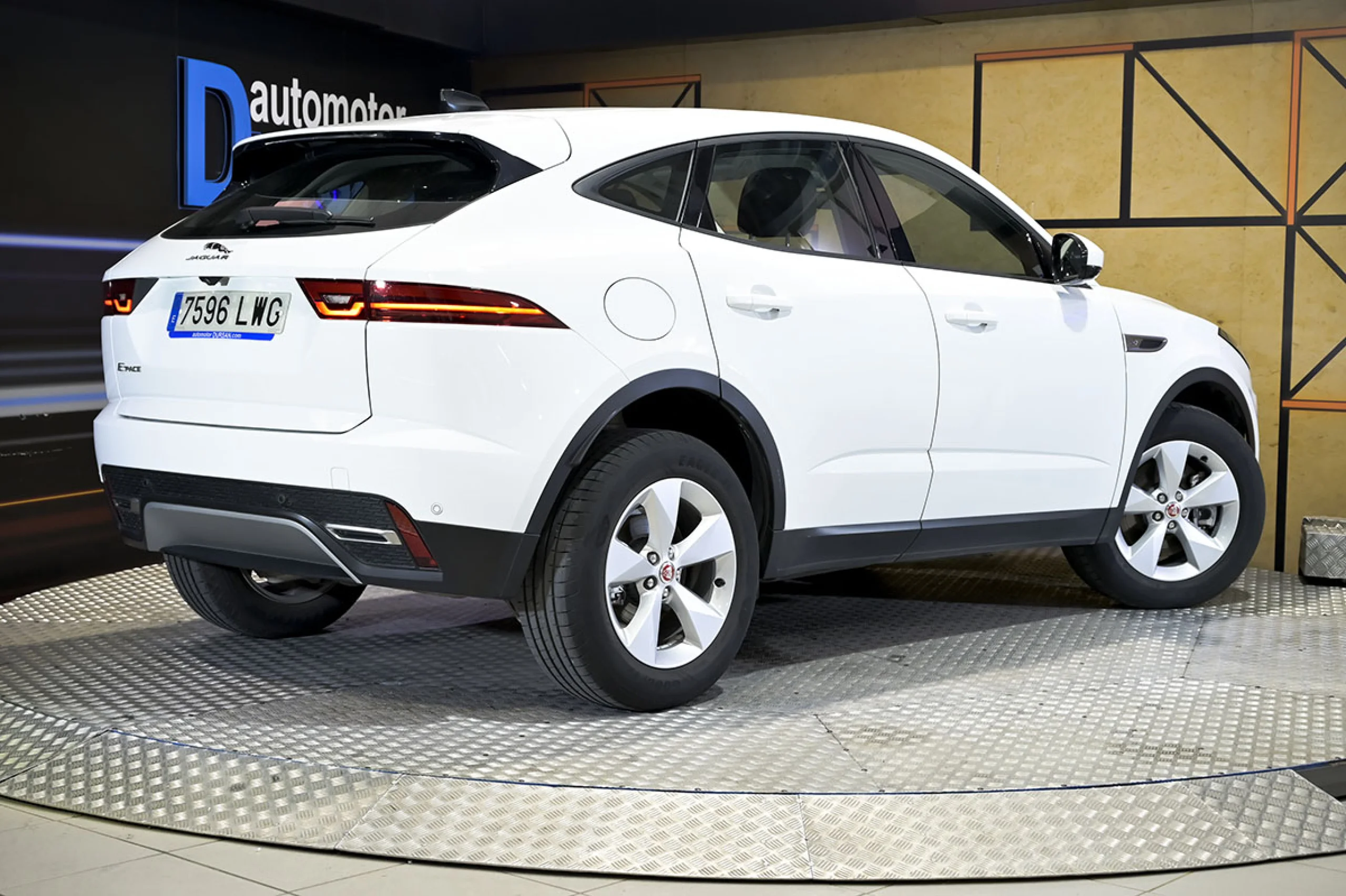 Jaguar E-Pace 2.0D 163PS MHEV S 4WD Auto - Foto 6