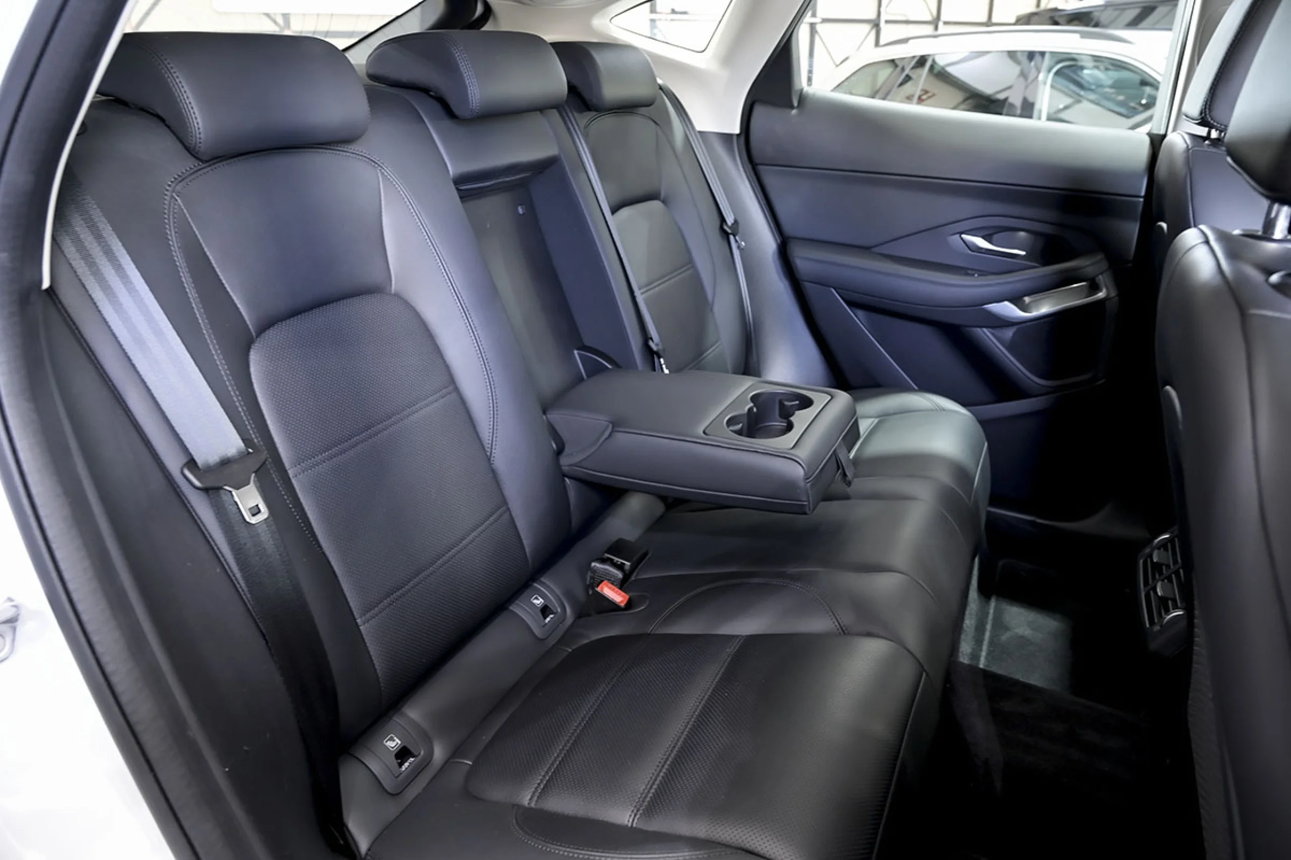 Jaguar E-Pace 2.0D 163PS MHEV S 4WD Auto - Foto 18