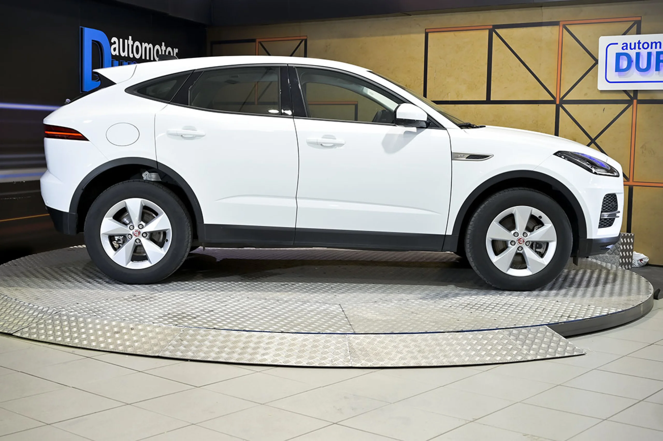 Jaguar E-Pace 2.0D 163PS MHEV S 4WD Auto - Foto 20