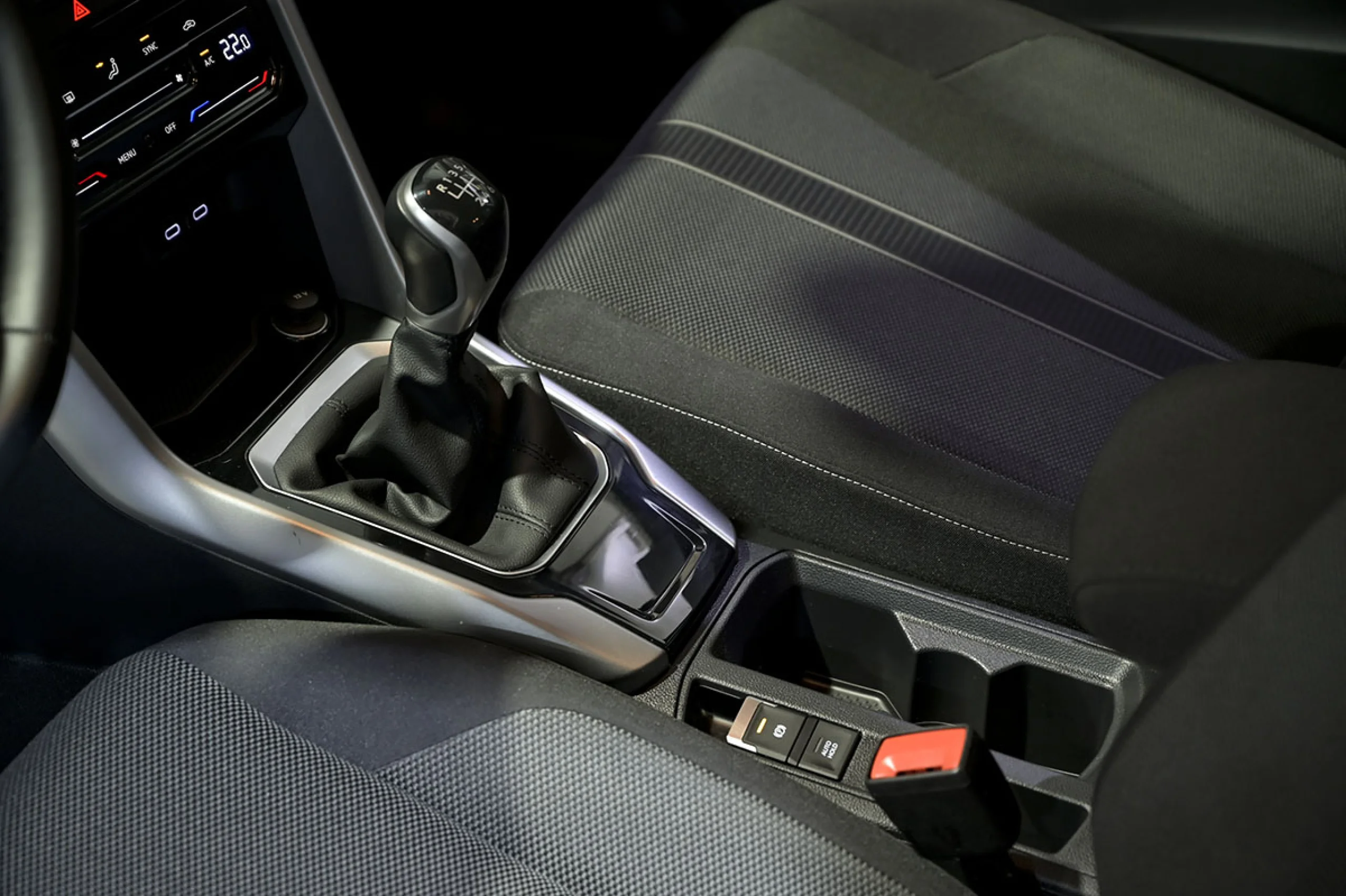 Volkswagen T-Roc Life 2.0 TDI 85kW 115CV - Foto 31