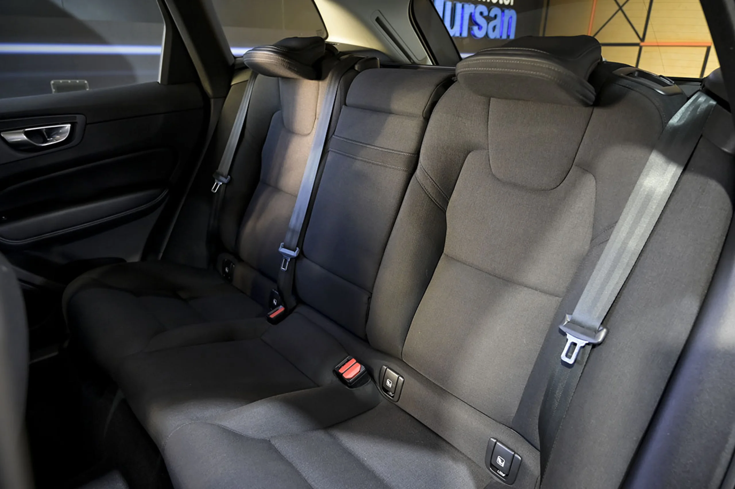 Volvo XC 60 XC60 2.0 B4 D Momentum Pro Auto - Foto 17