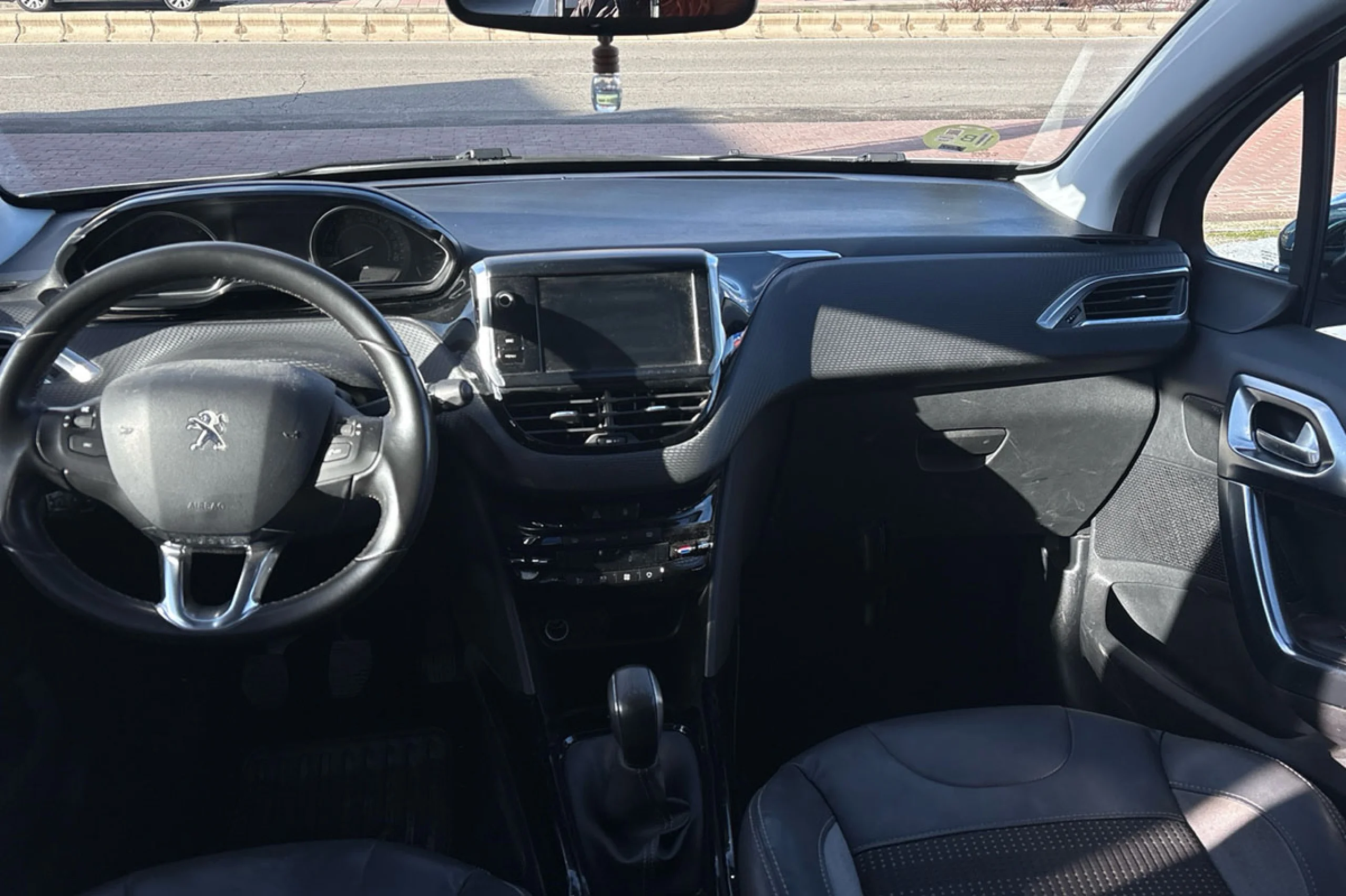 Peugeot 2008 Allure 1.6 eHDi 92 - Foto 7