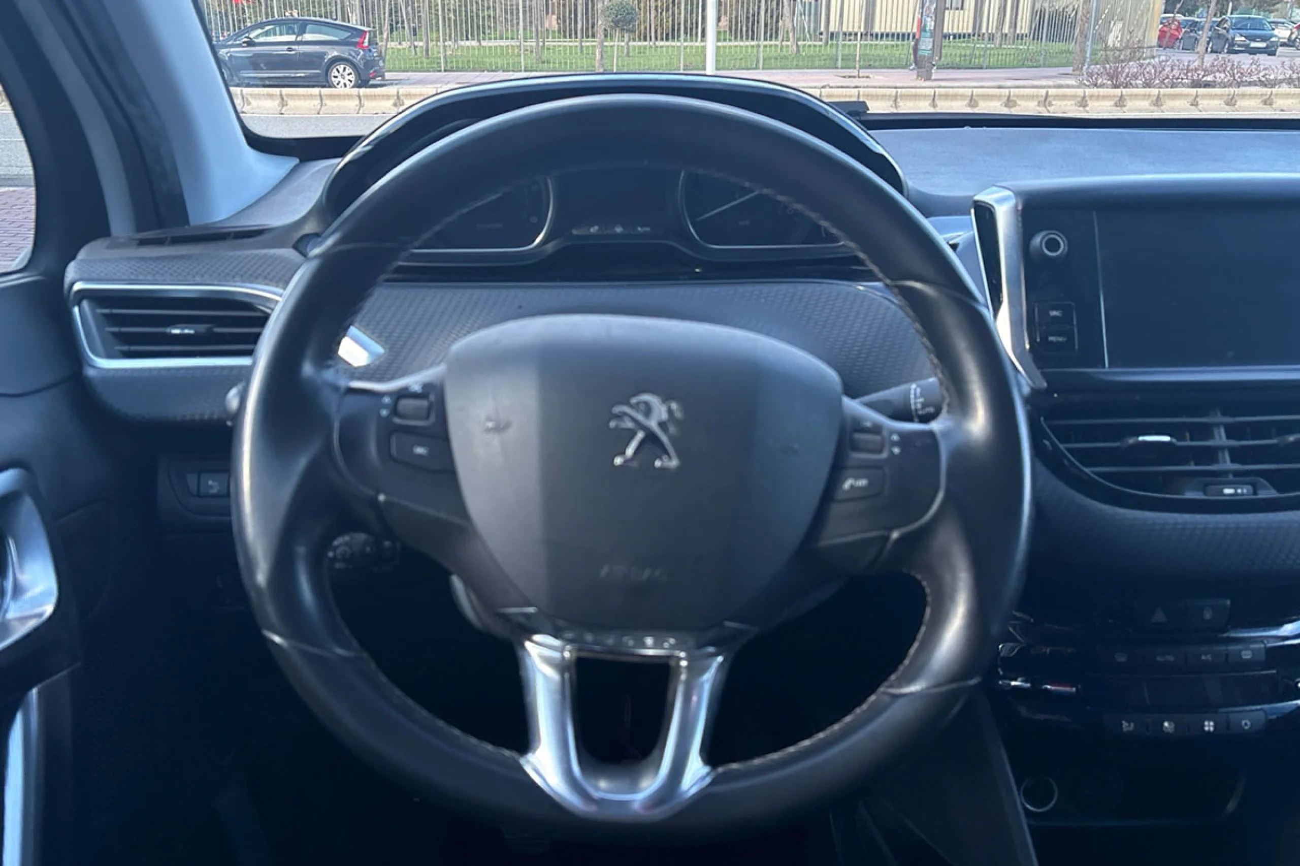 Peugeot 2008 Allure 1.6 eHDi 92 - Foto 16