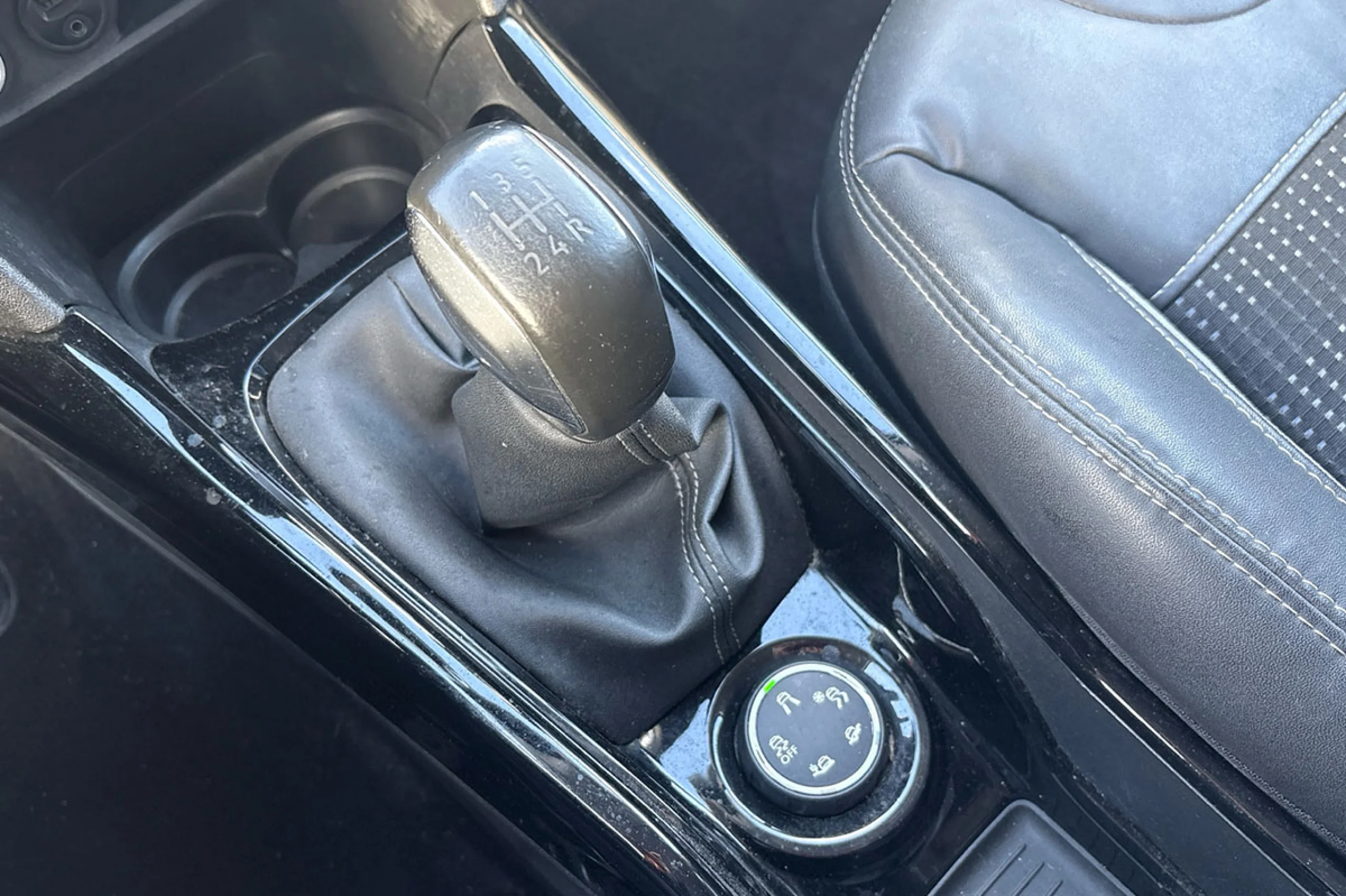 Peugeot 2008 Allure 1.6 eHDi 92 - Foto 17