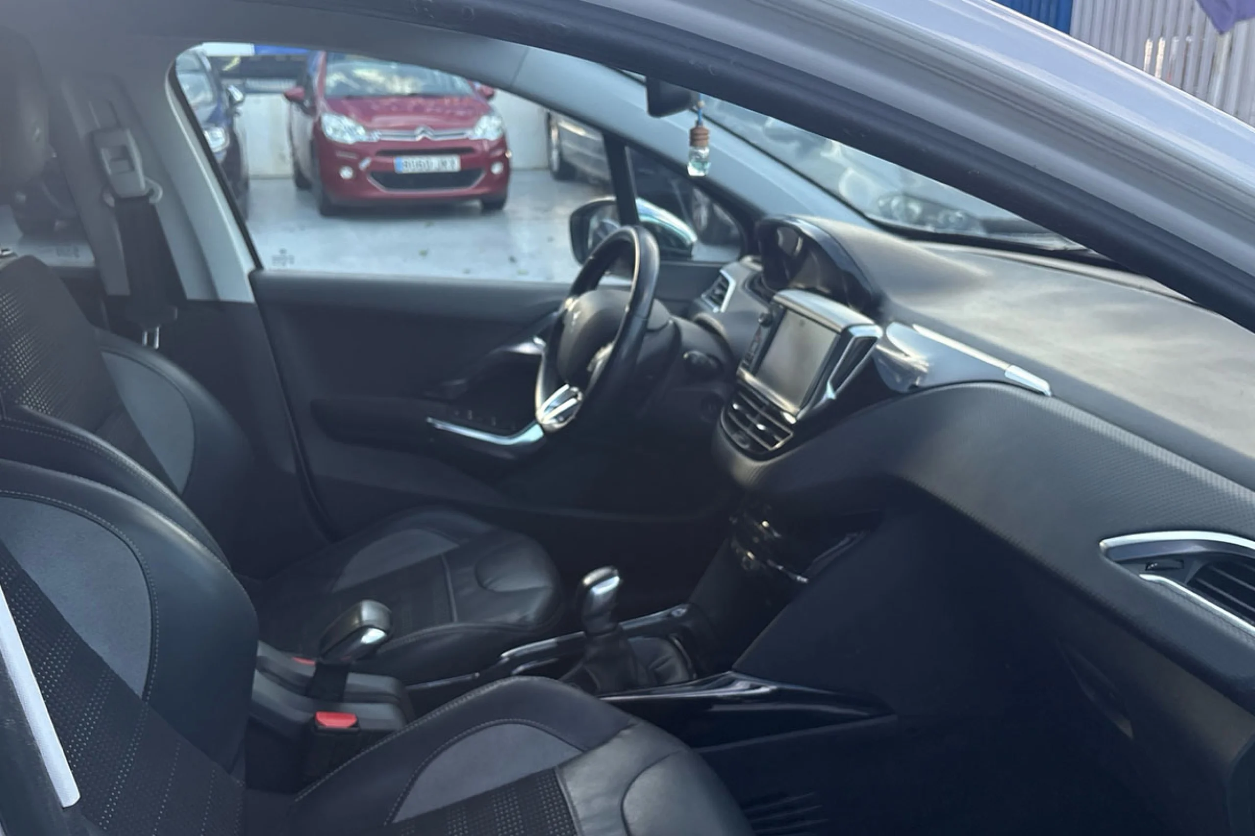 Peugeot 2008 Allure 1.6 eHDi 92 - Foto 18