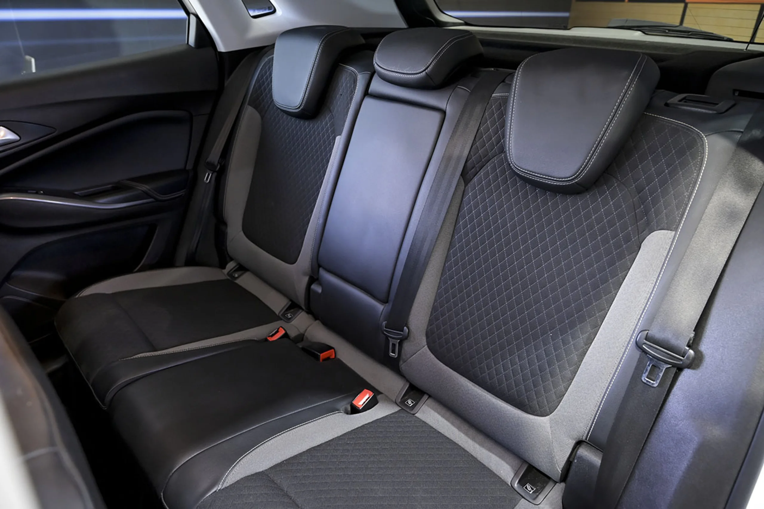 Opel GrandLand X 1.6 CDTi Selective - Foto 16