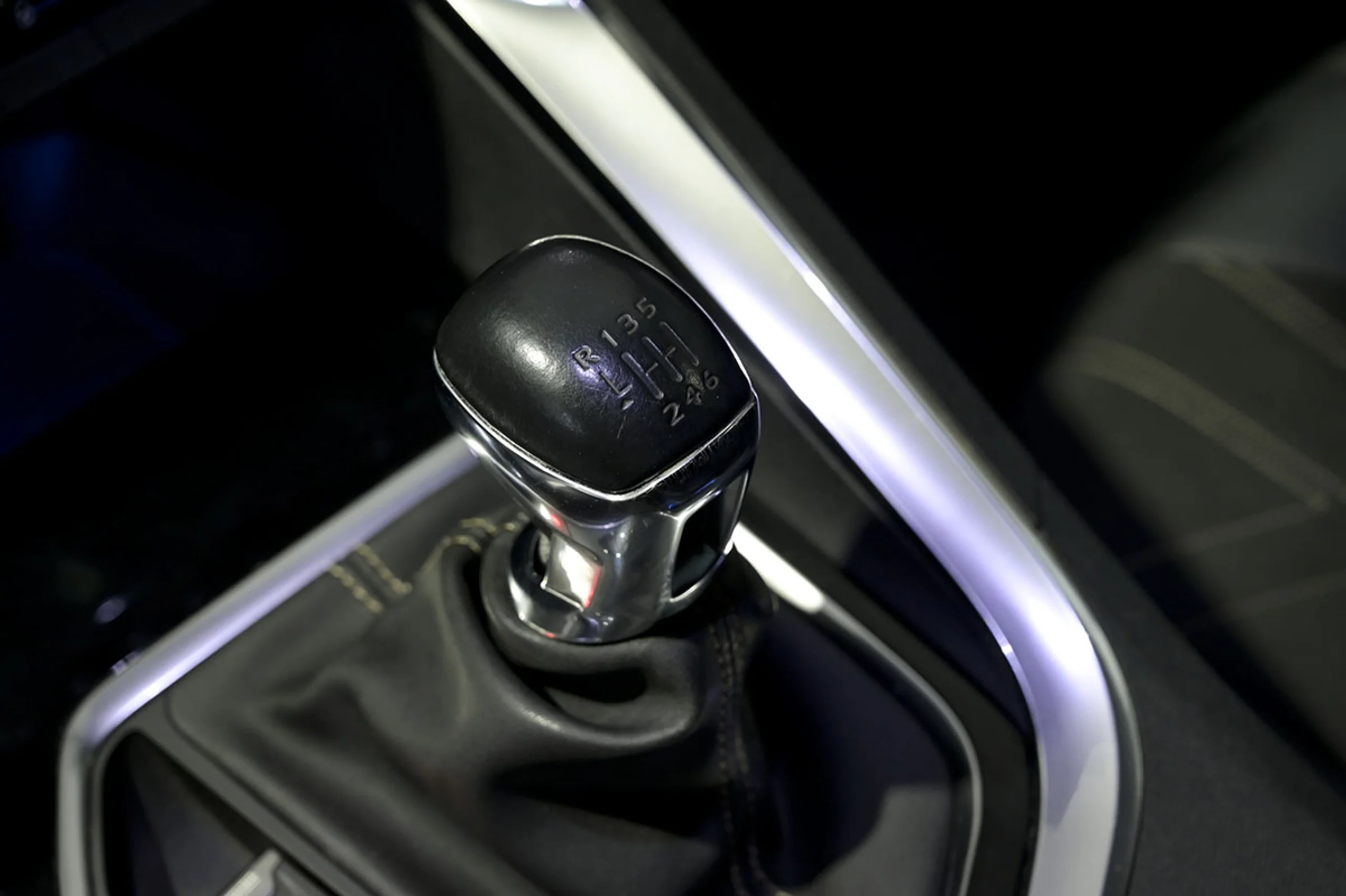 Peugeot 3008 1.5 BlueHDi 96kW 130CV SS GT - Foto 31