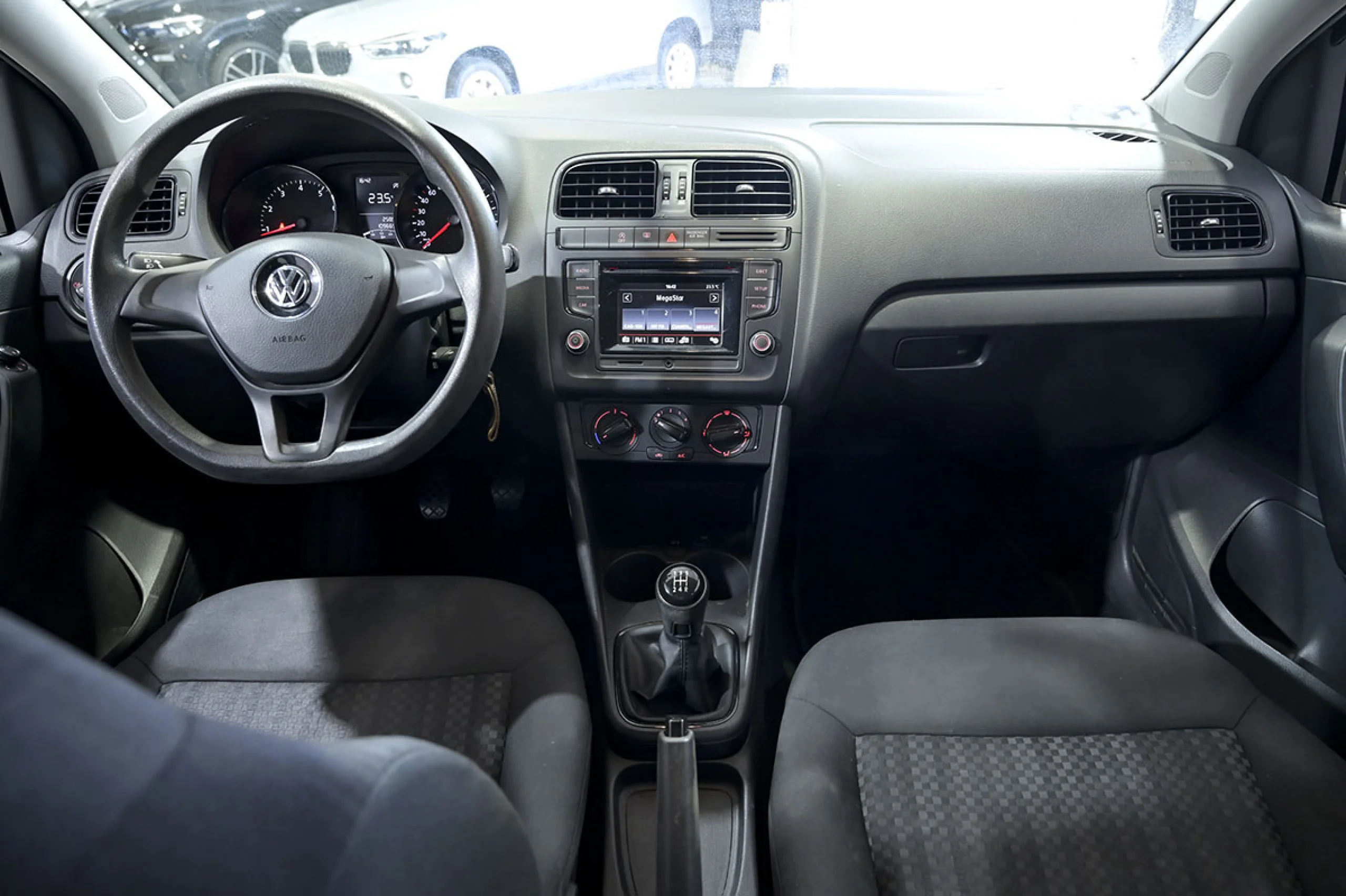 Volkswagen Polo Edition 1.0 60CV BMT - Foto 8