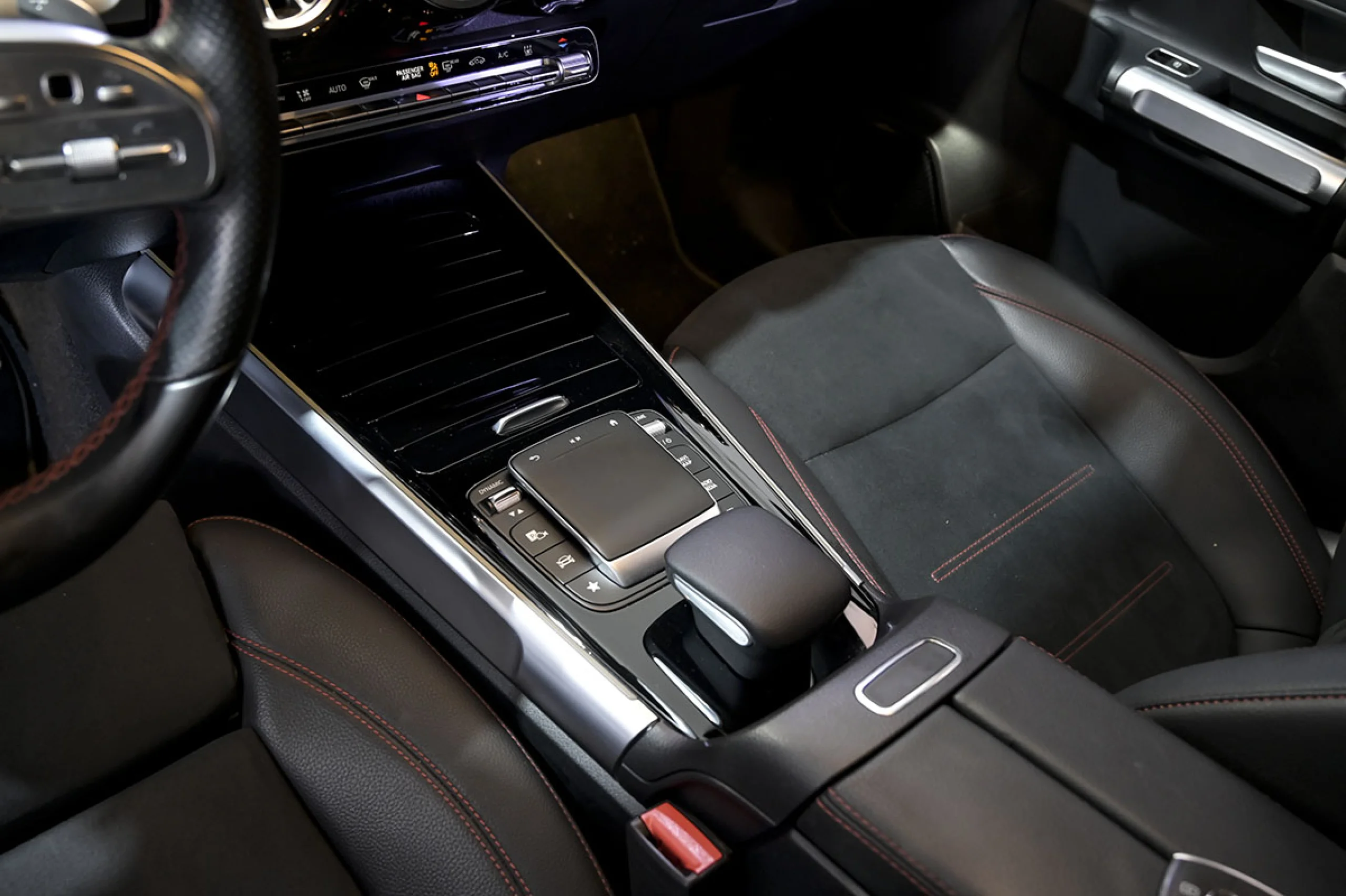 Mercedes-Benz EQB 300 MERCEDES-BENZ EQB EQB 300 4MATIC - Foto 31