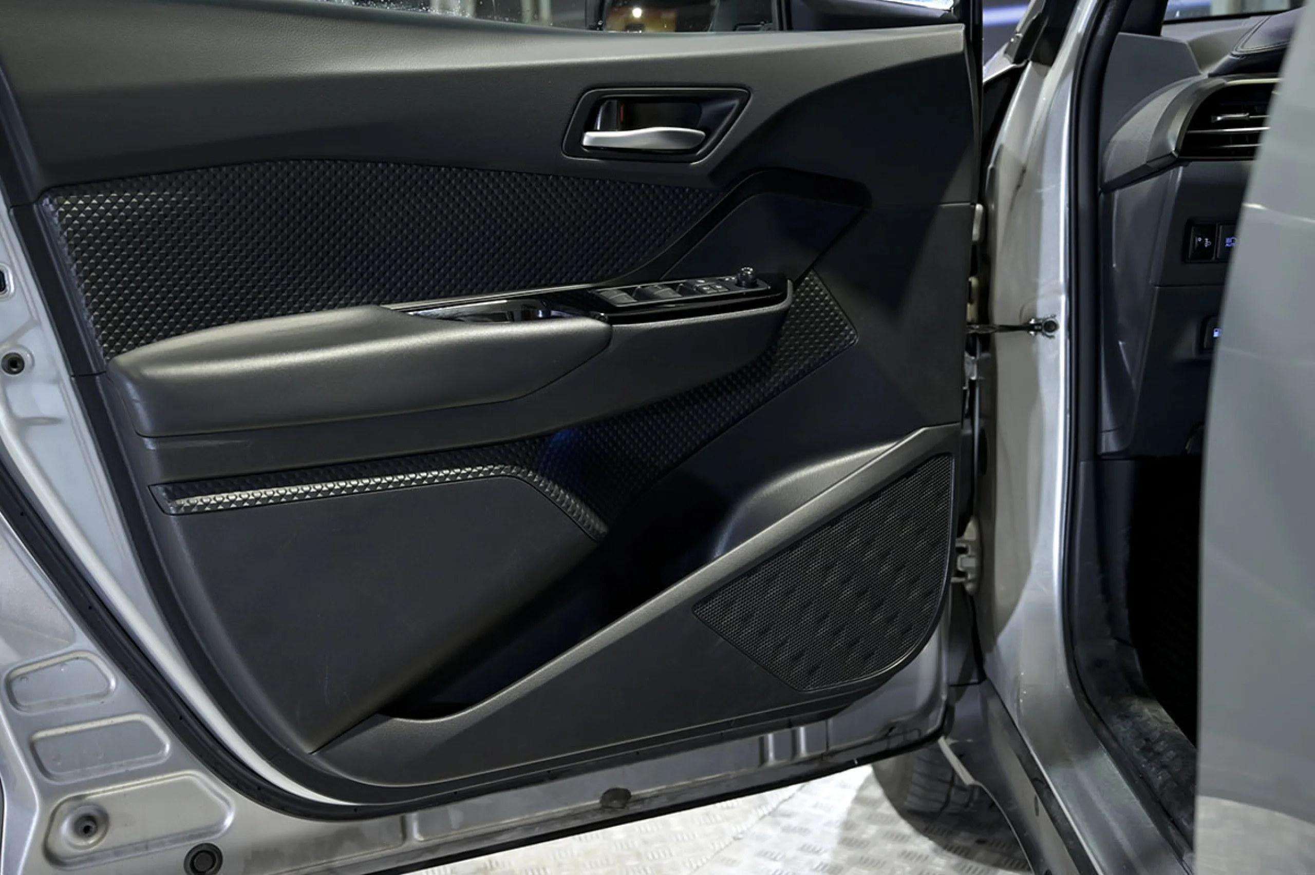 Toyota C-HR 1.8 125H Advance - Foto 20