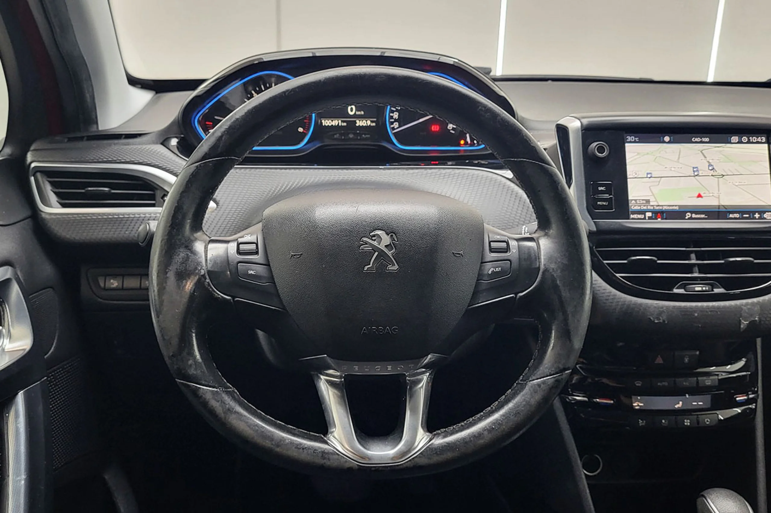 Peugeot 2008 Allure BlueHDi 120 SS EAT6 - Foto 15