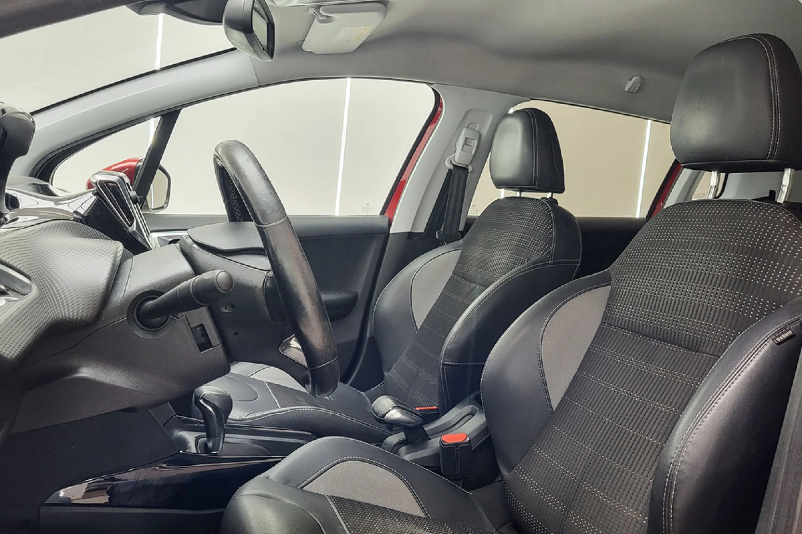 Peugeot 2008 Allure BlueHDi 120 SS EAT6 - Foto 14