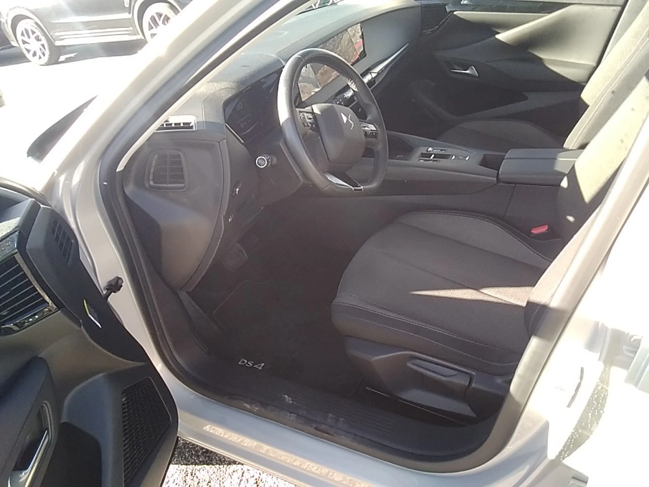 DS DS3 DS 4 BlueHDi 130 auto BASTILLE + - Foto 7