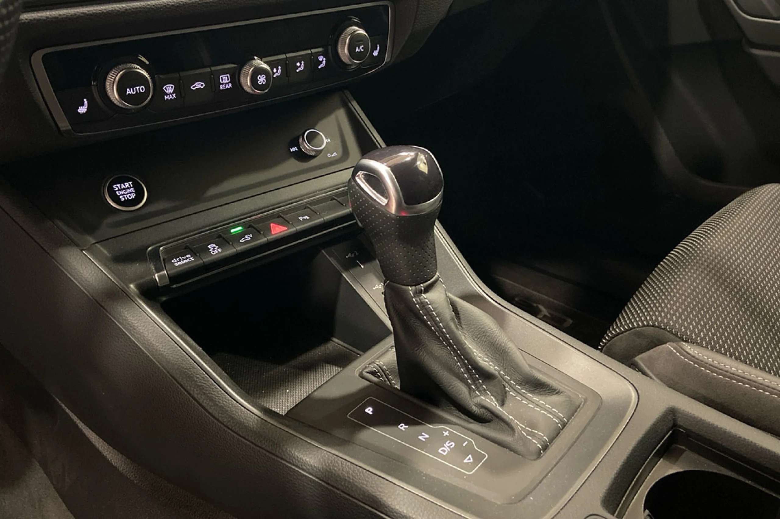 Audi Q3 Sportback 35 TFSI 110kW 150CV S tronic S Line - Foto 26