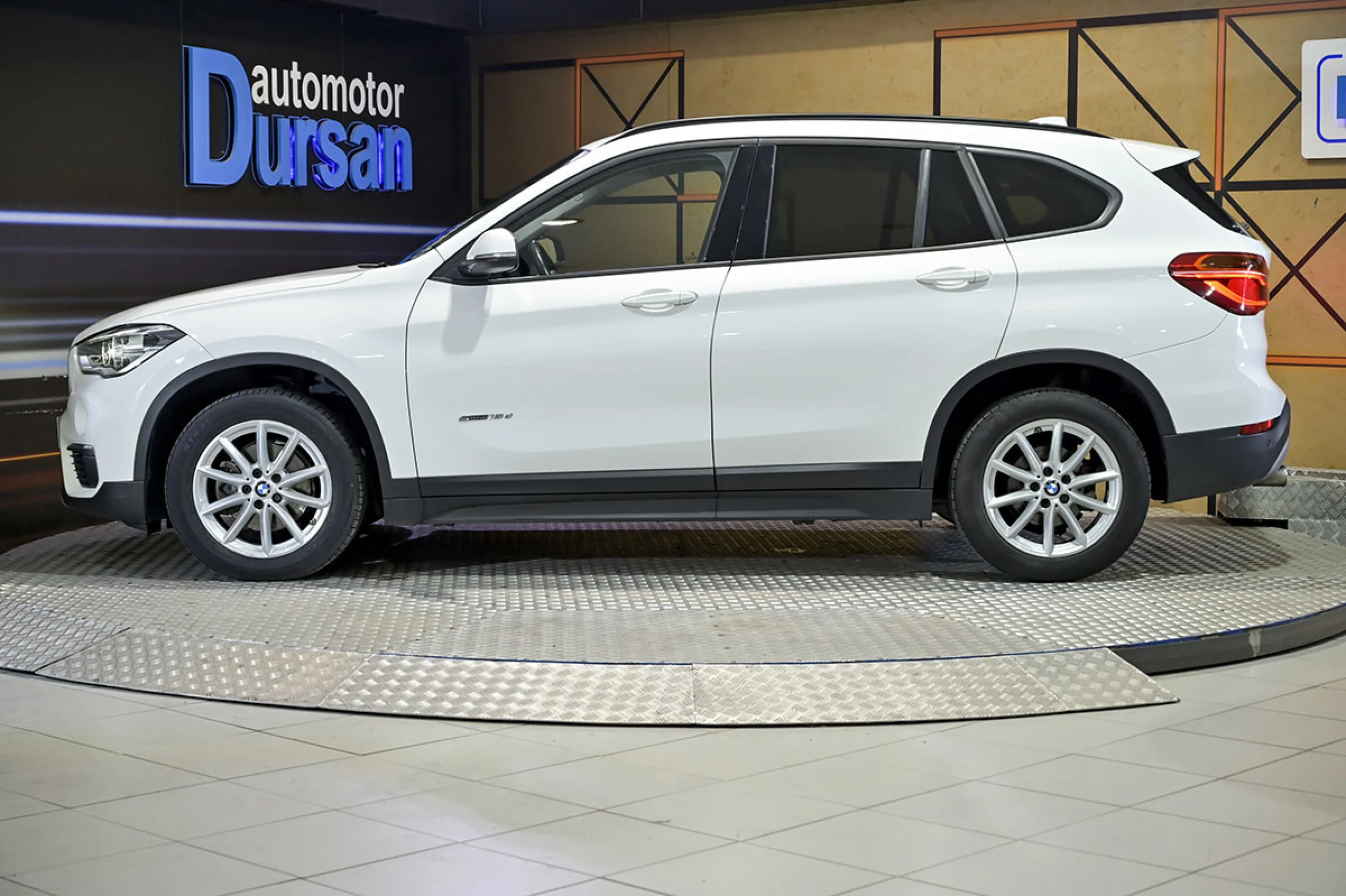 BMW X1 sDrive18d - Foto 13