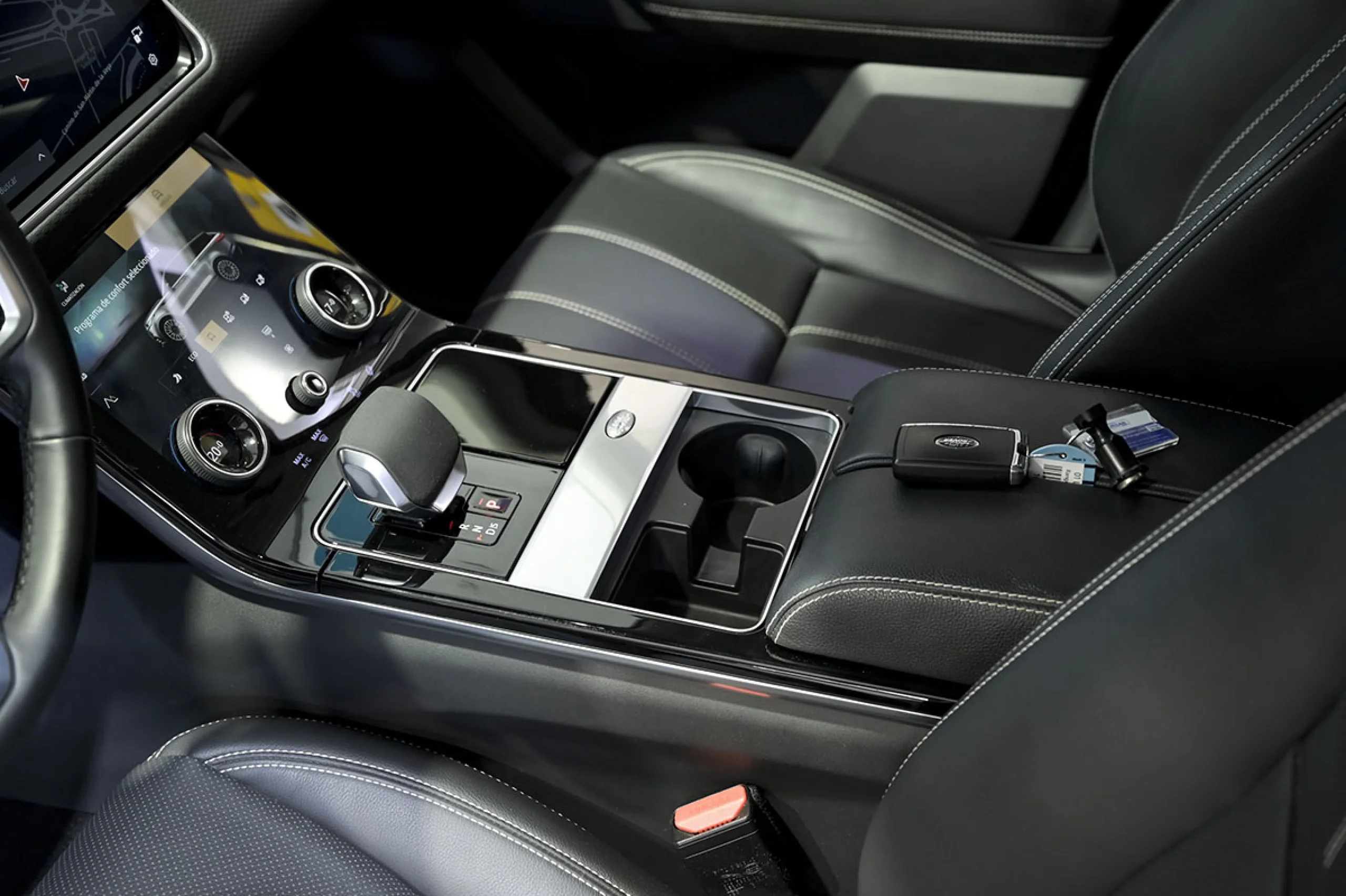 Land Rover Range Rover Velar 2.0D I4 150kW 204CV S 4WD Auto - Foto 29