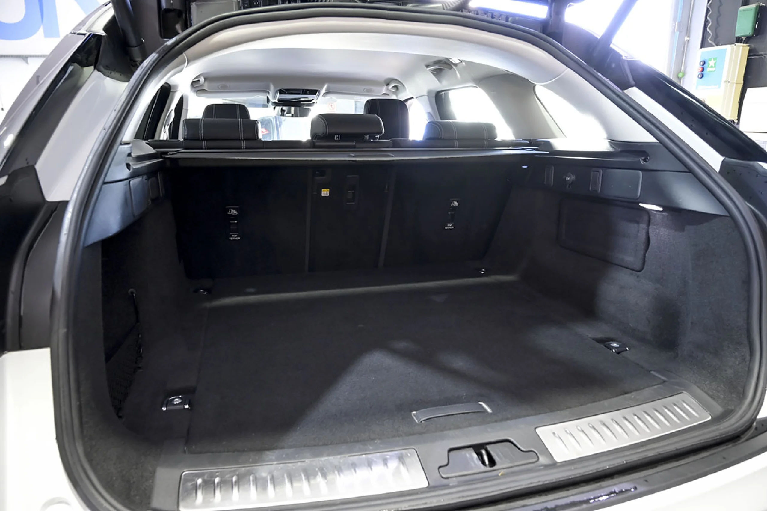 Land Rover Range Rover Velar 2.0D I4 150kW 204CV S 4WD Auto - Foto 13