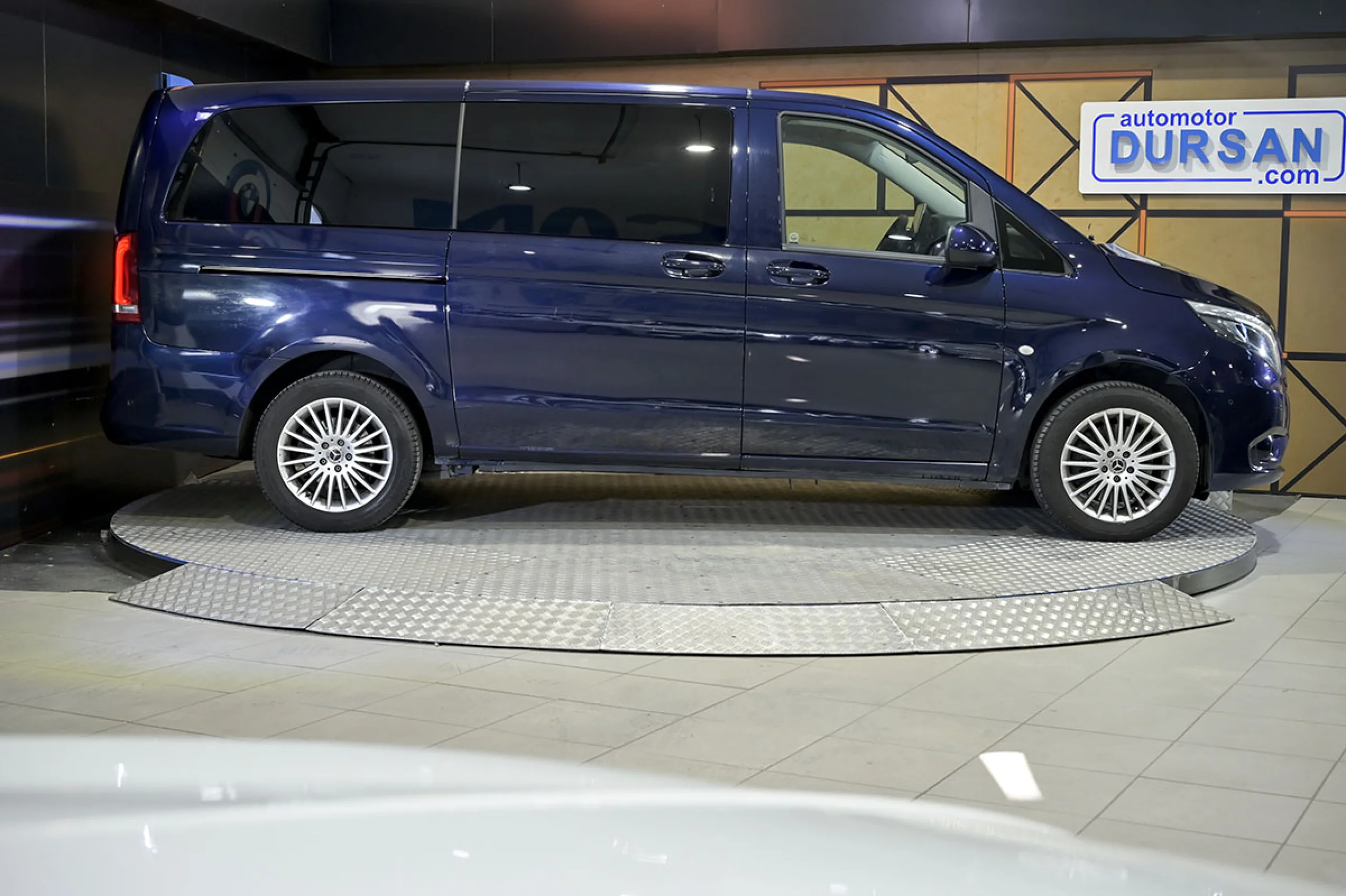 Mercedes-Benz Vito MERCEDES-BENZ Vito 114CDI AT 100kW Tourer Base Larga - Foto 20