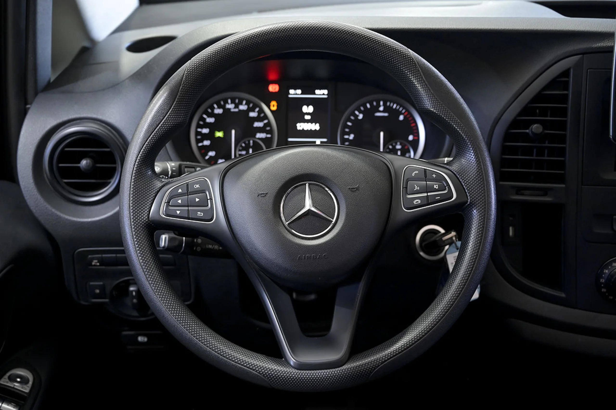 Mercedes-Benz Vito MERCEDES-BENZ Vito 114CDI AT 100kW Tourer Base Larga - Foto 27