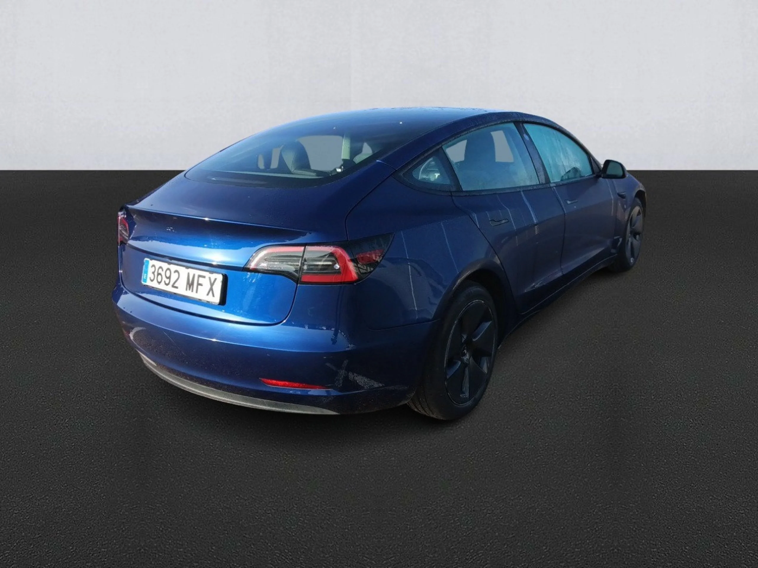 TESLA Model 3 RWD - Foto 4