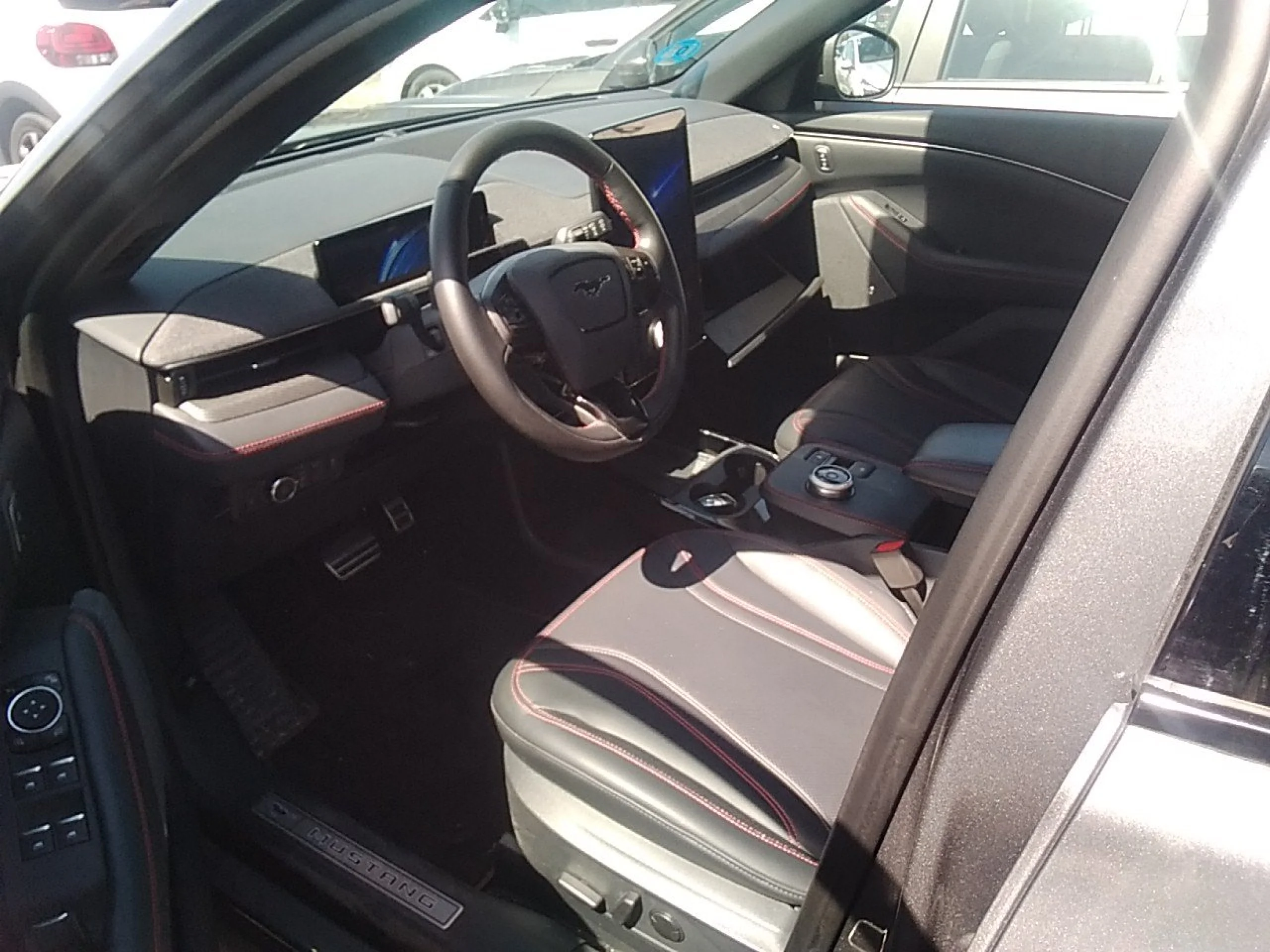 Ford MUSTANG MACH-E 216kW Batería 98.8Kwh - Foto 7