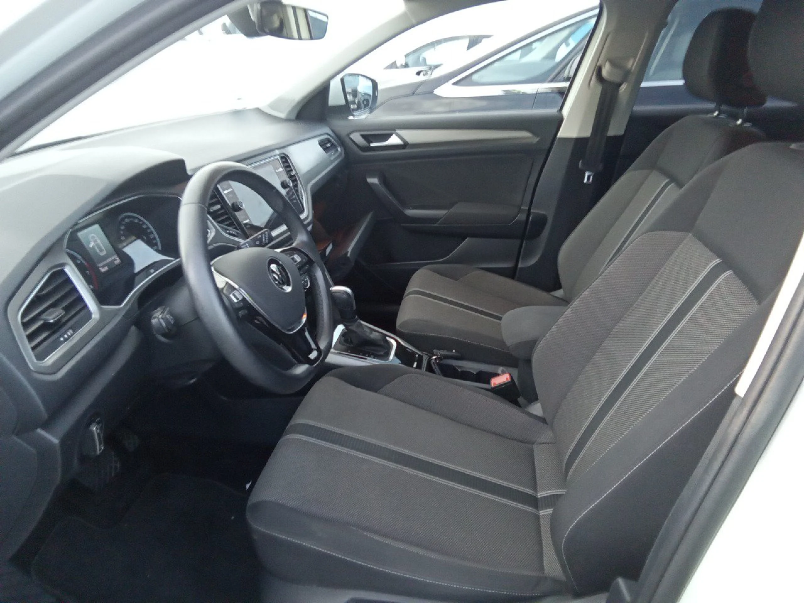 Volkswagen T-Roc Advance 1.5 TSI 110kW (150CV) DSG - Foto 7